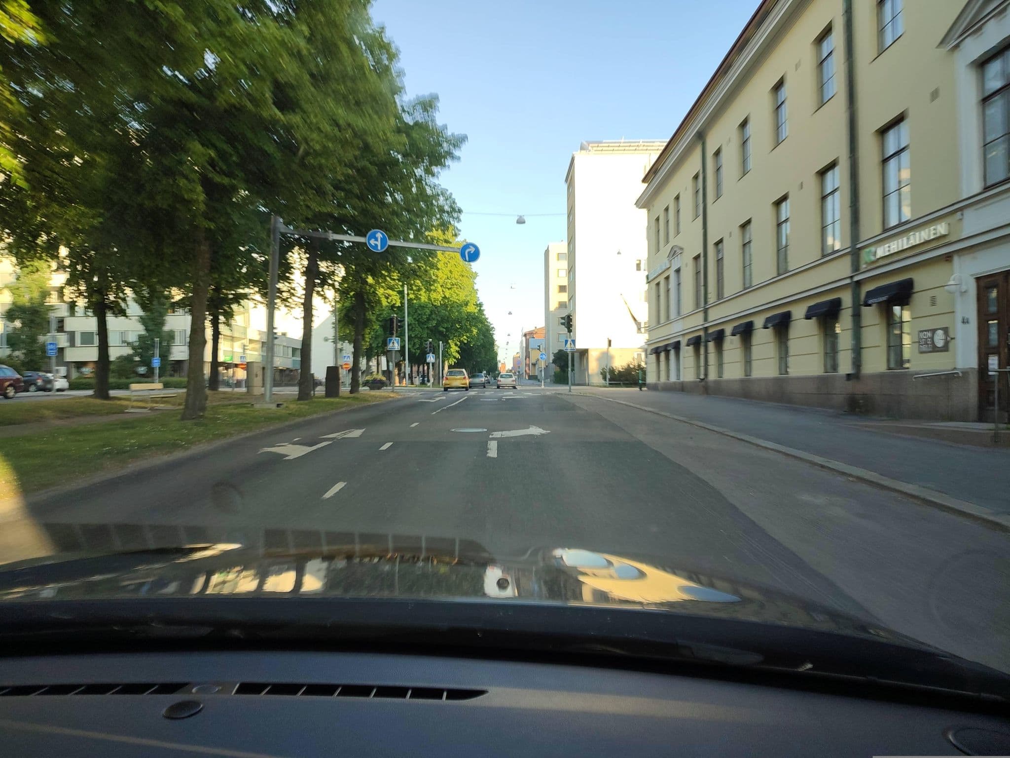 Street view near No:4, Vaasa — © masterofnoroad (CC BY-SA · Mapillary)