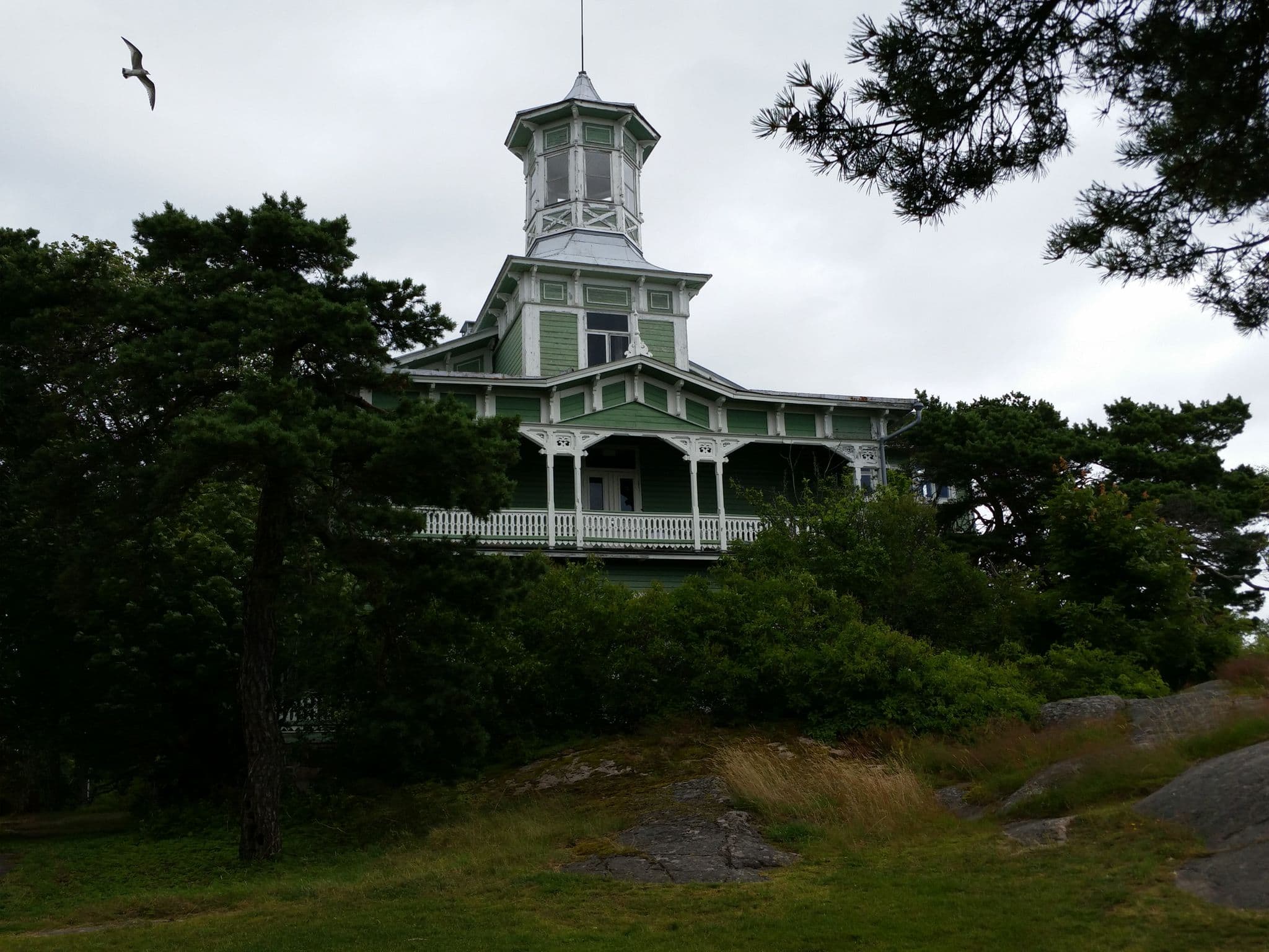 Street view near Pensionat Thalatta, Hanko — © jaakkoh (CC BY-SA · Mapillary)