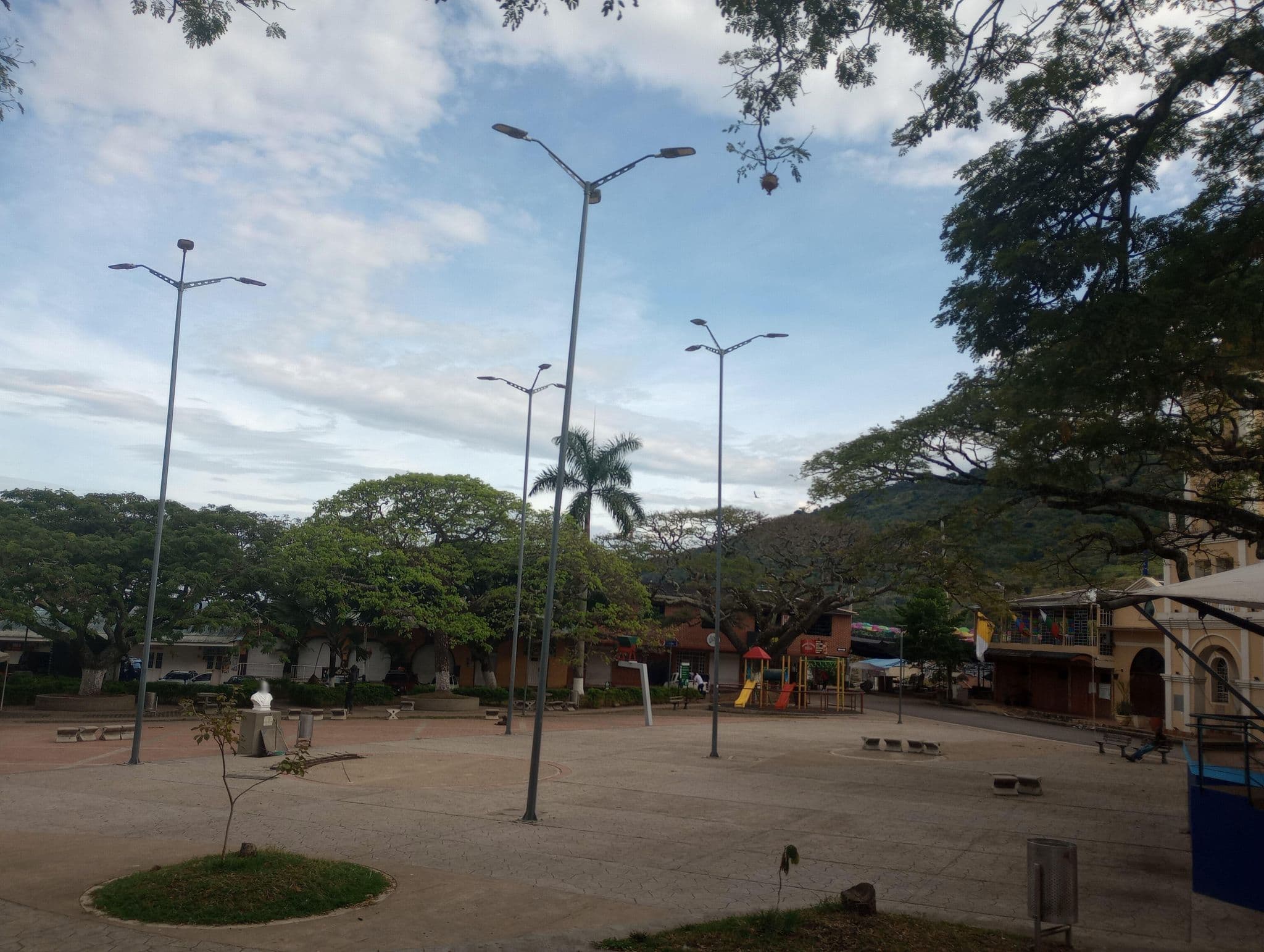 Street view near El Rey Dorado, Pandi — © luispulido (CC BY-SA · Mapillary)
