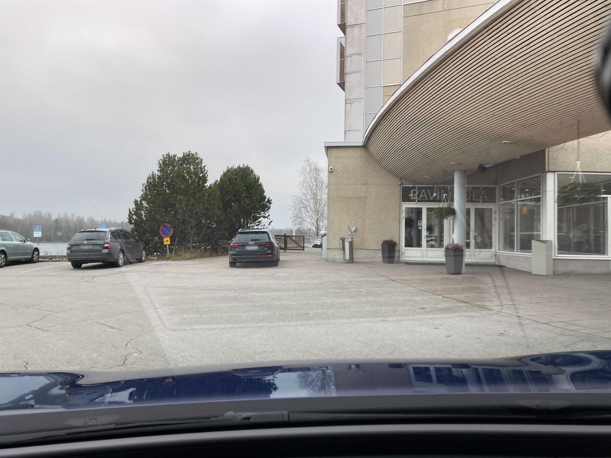 Street view near Kylpylähotelli Eden, Nokia — © tniemine (CC BY-SA · Mapillary)