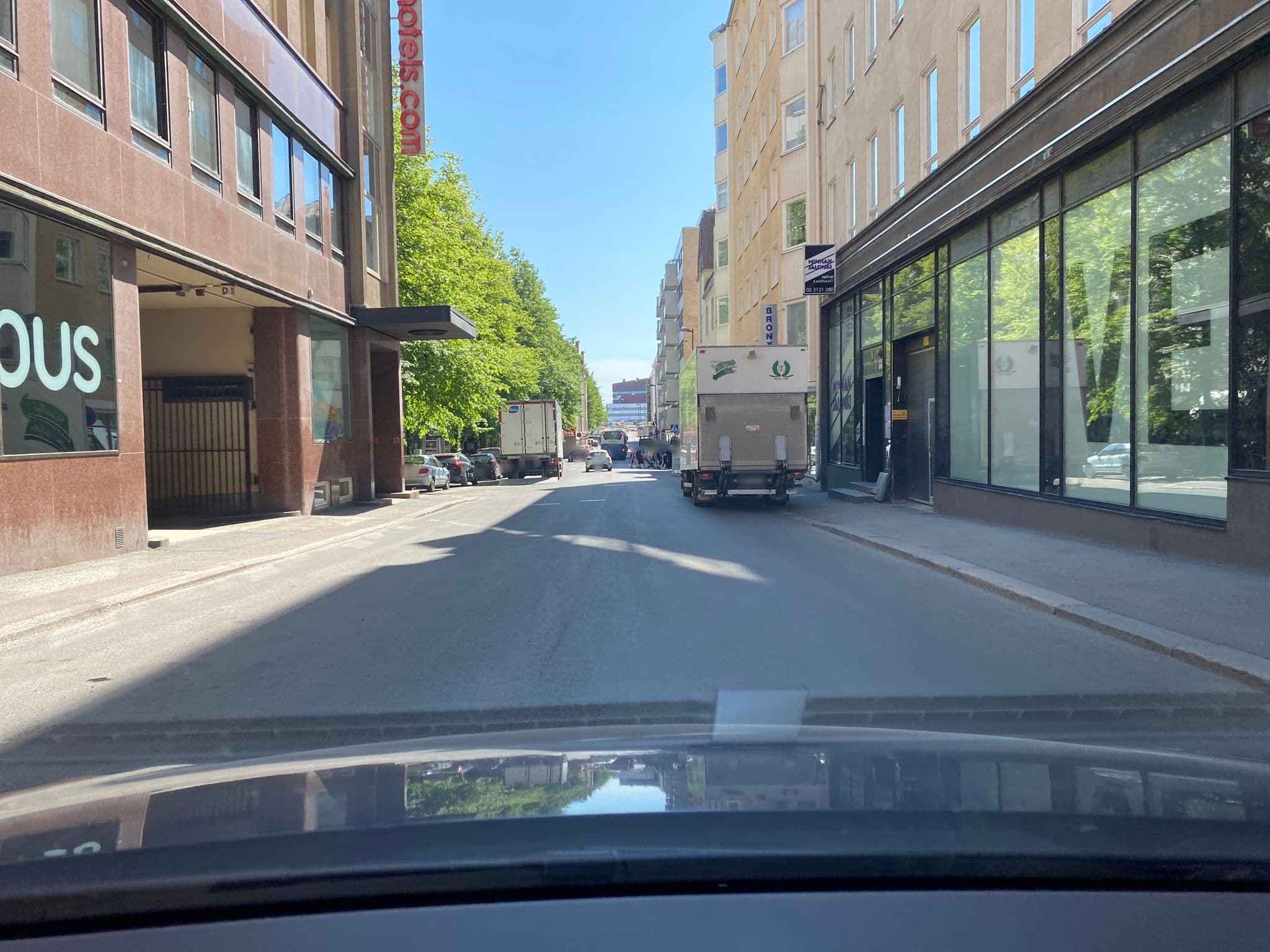 Street view near Omenahotelli2, room yli501, Kyttälä — © tniemine (CC BY-SA · Mapillary)