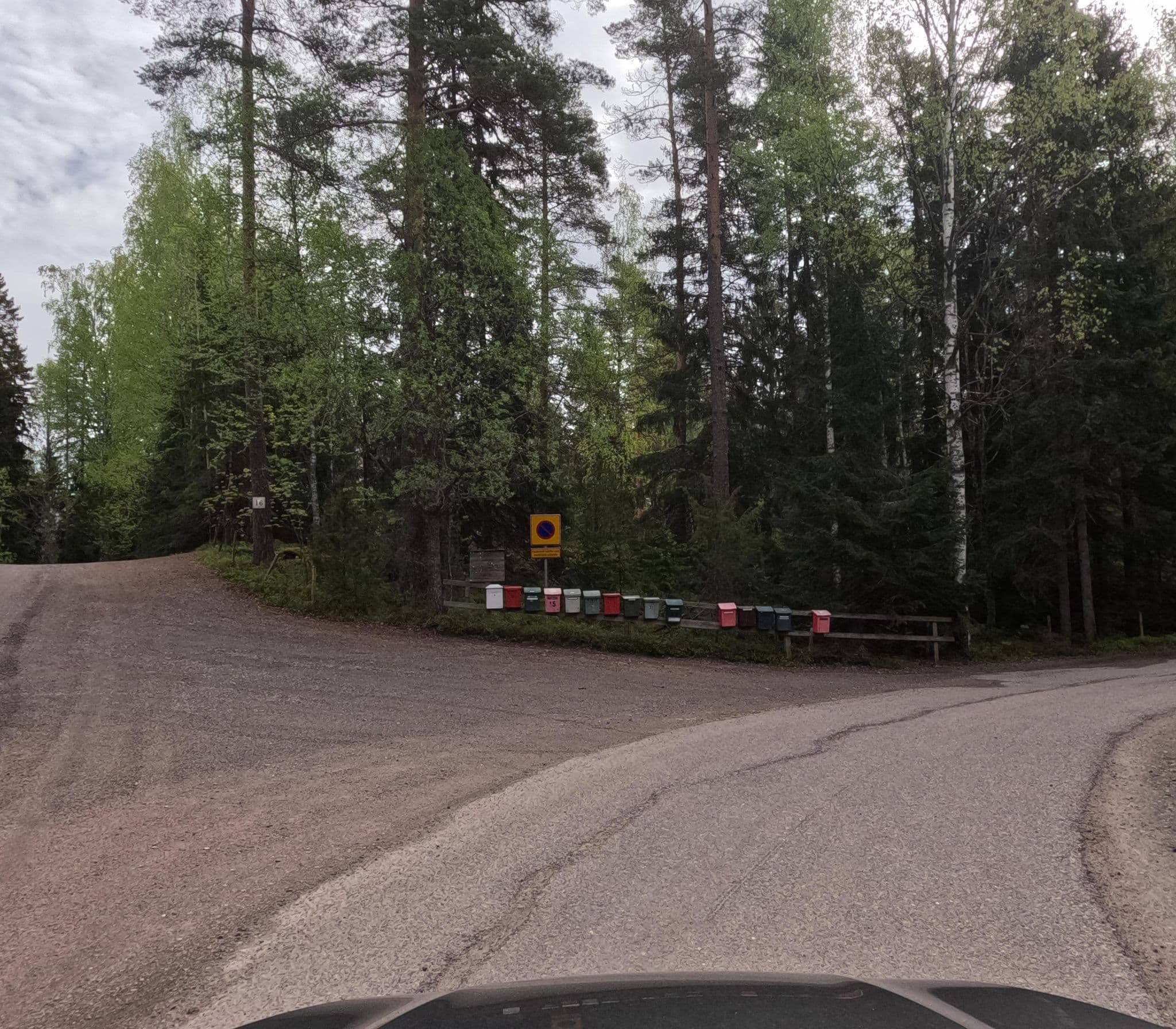 Street view near Raideammattilaiset, Osasto 51:n mökki, Röykkä — © vellu75 (CC BY-SA · Mapillary)