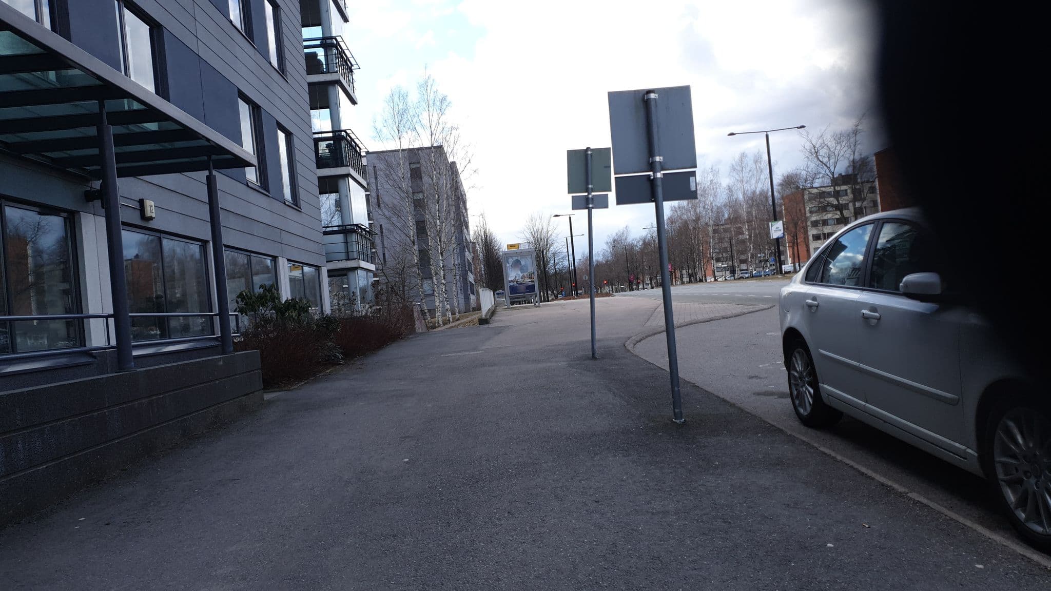 Street view near Mummin Ja Veksin Lattia, Myyrmäki — © houtari (CC BY-SA · Mapillary)
