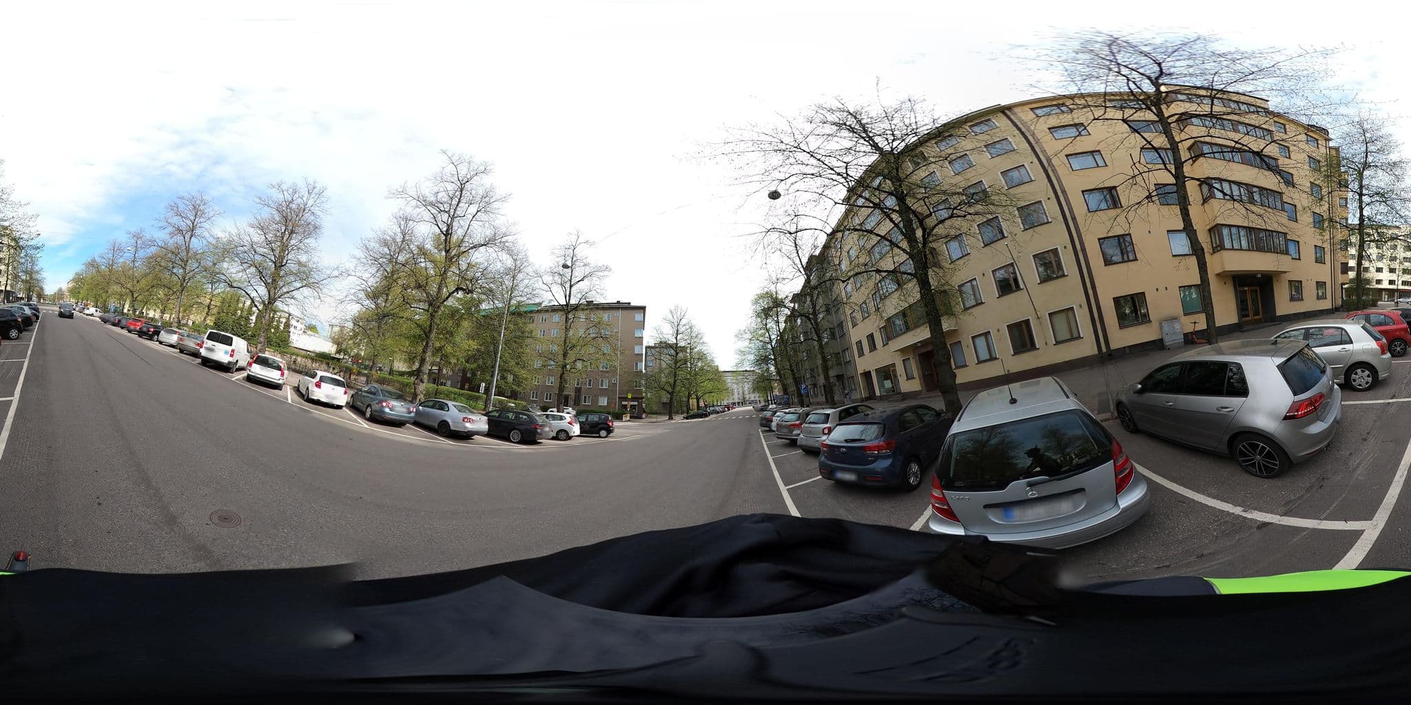 Street view near Jylinen, Taka-Töölö — © bluecross (CC BY-SA · Mapillary)