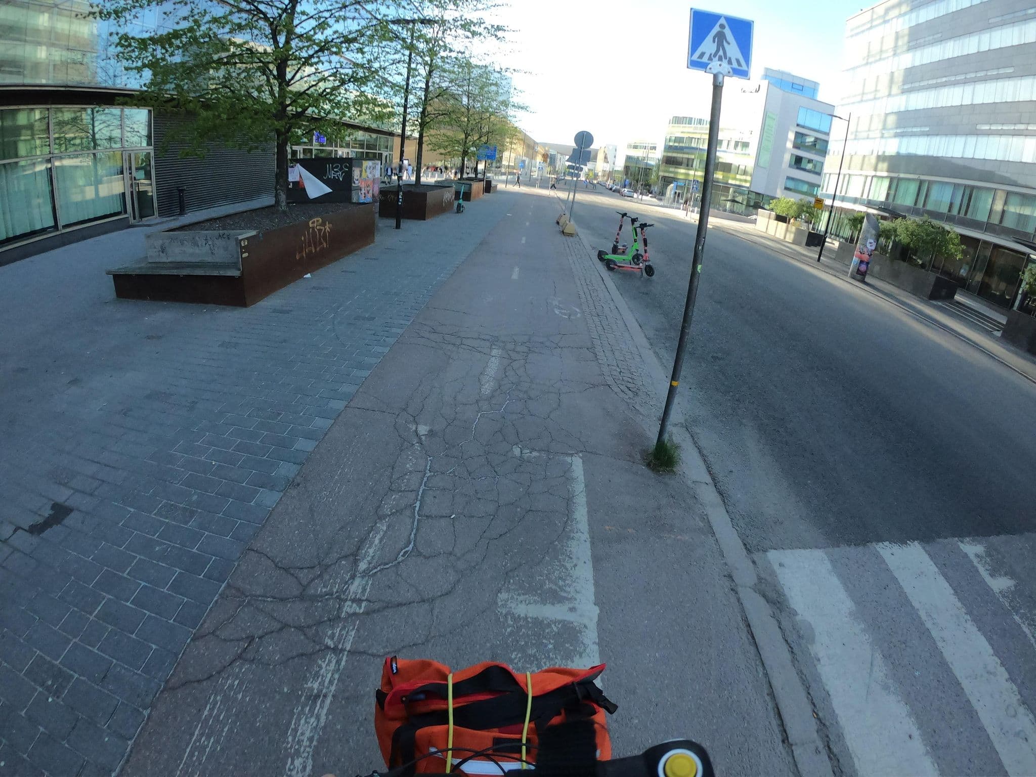 Street view near Holiday Inn, Helsinki — © temykk (CC BY-SA · Mapillary)