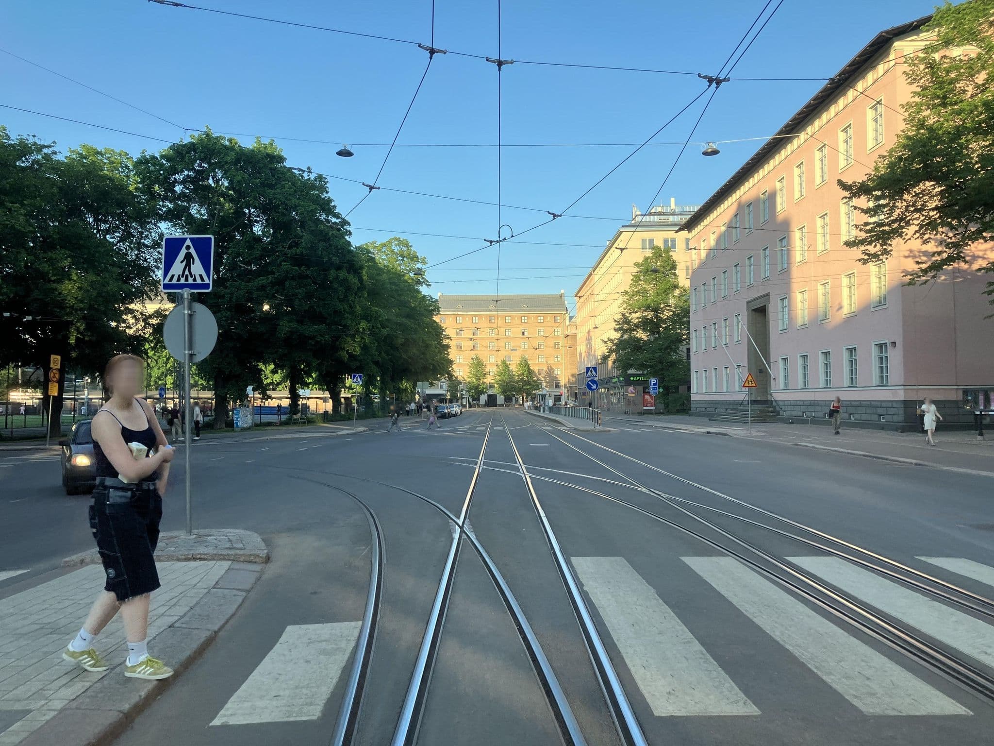 Street view near Hotel Cumulus City Kallio Helsinki, Alppiharju — © southglos (CC BY-SA · Mapillary)