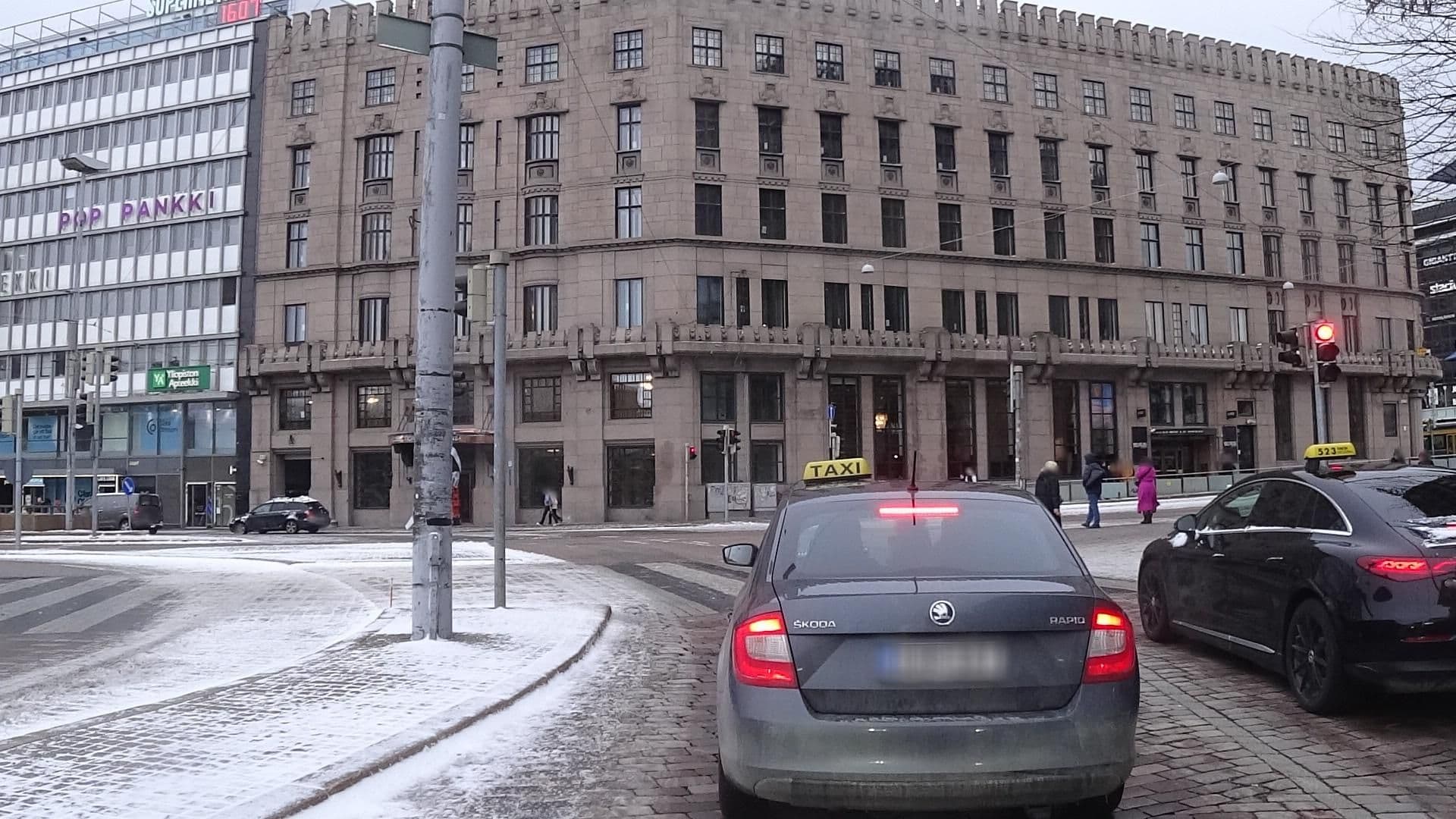 Street view near Kymppikerros Neukkari, Helsinki — © kino (CC BY-SA · Mapillary)