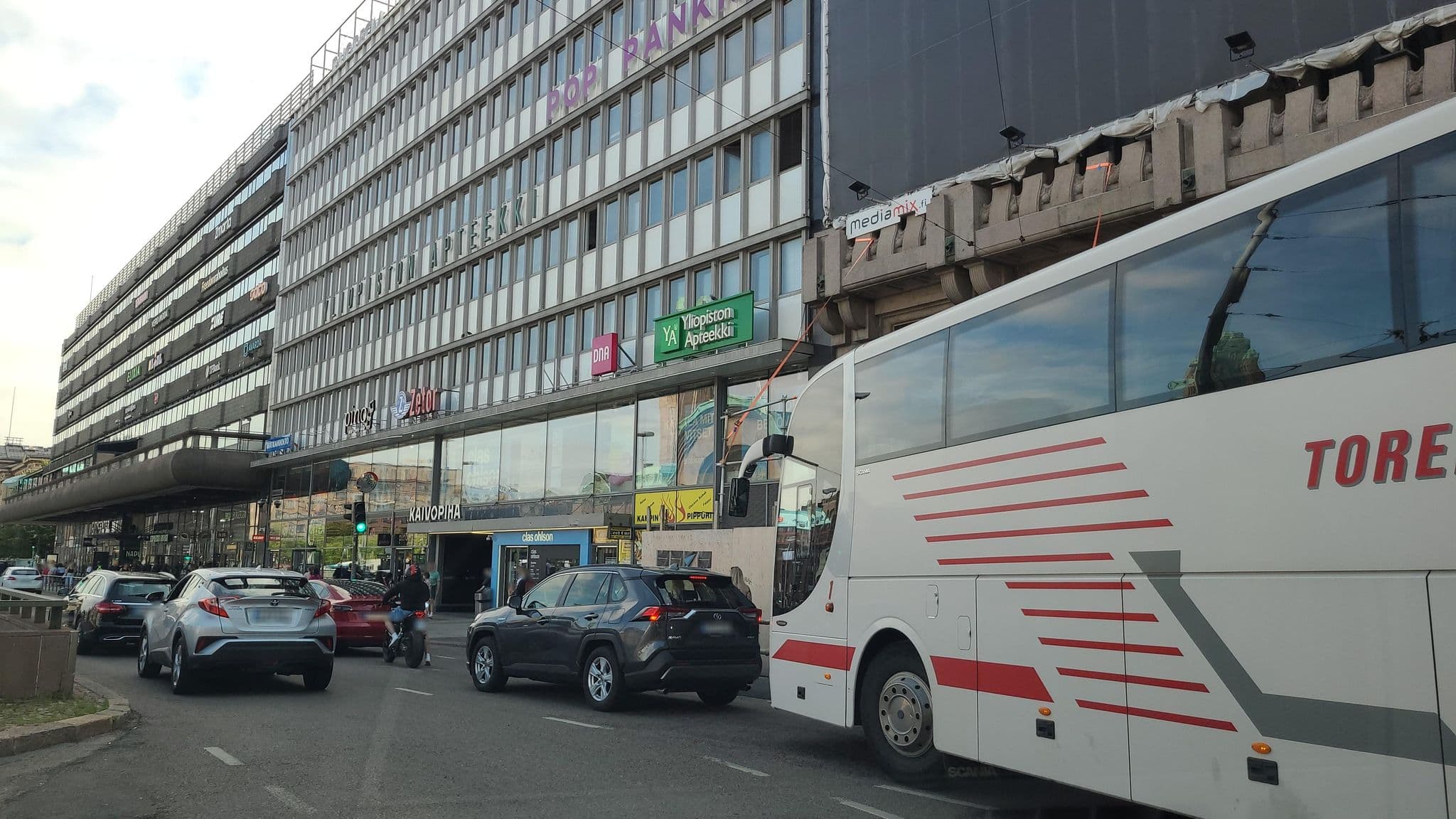 Street view near Seurahuone Helsinki, Helsinki — © jopparn (CC BY-SA · Mapillary)