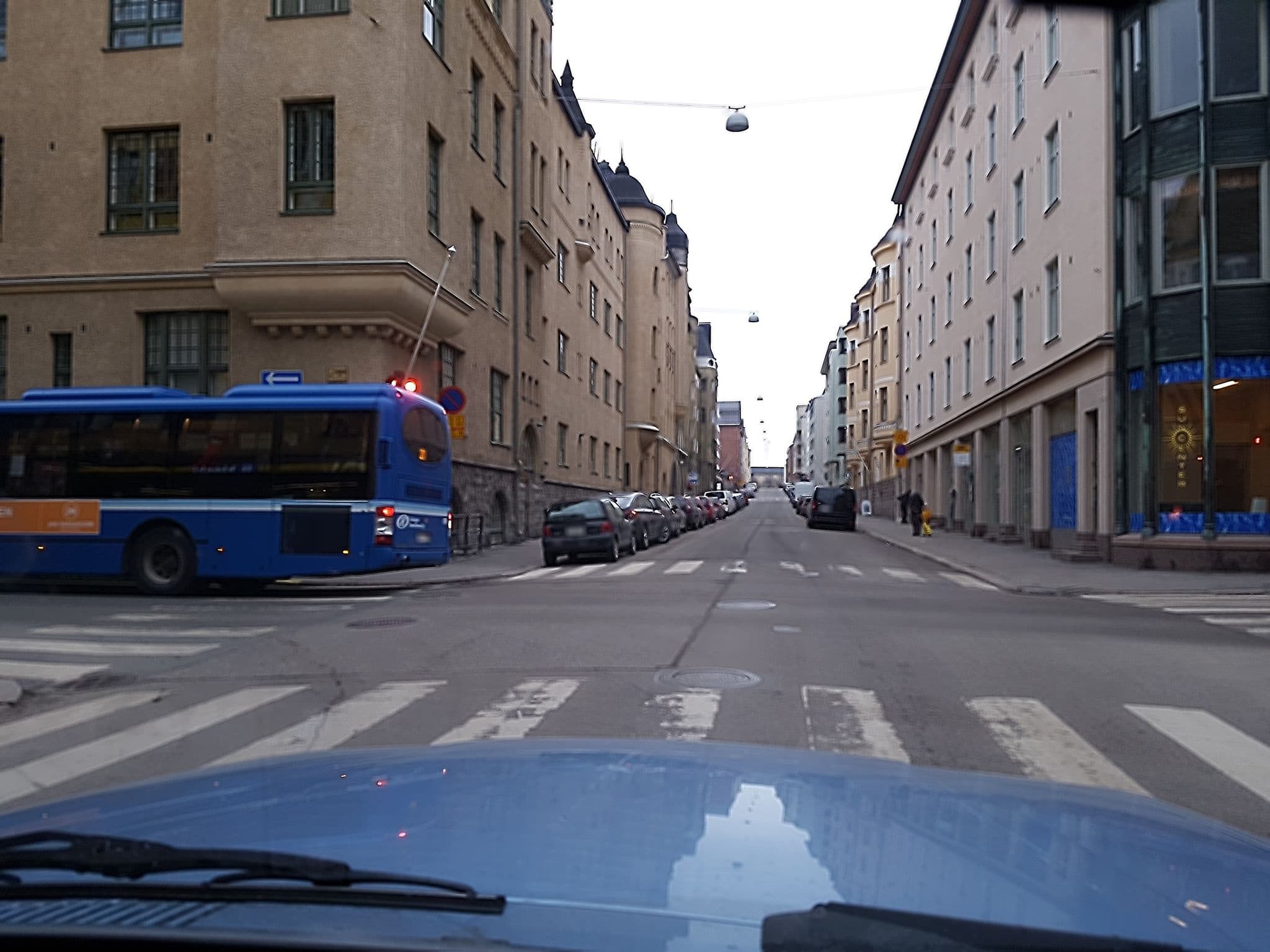 Street view near Kylpylämaailma, Punavuori — © jaakkoh (CC BY-SA · Mapillary)