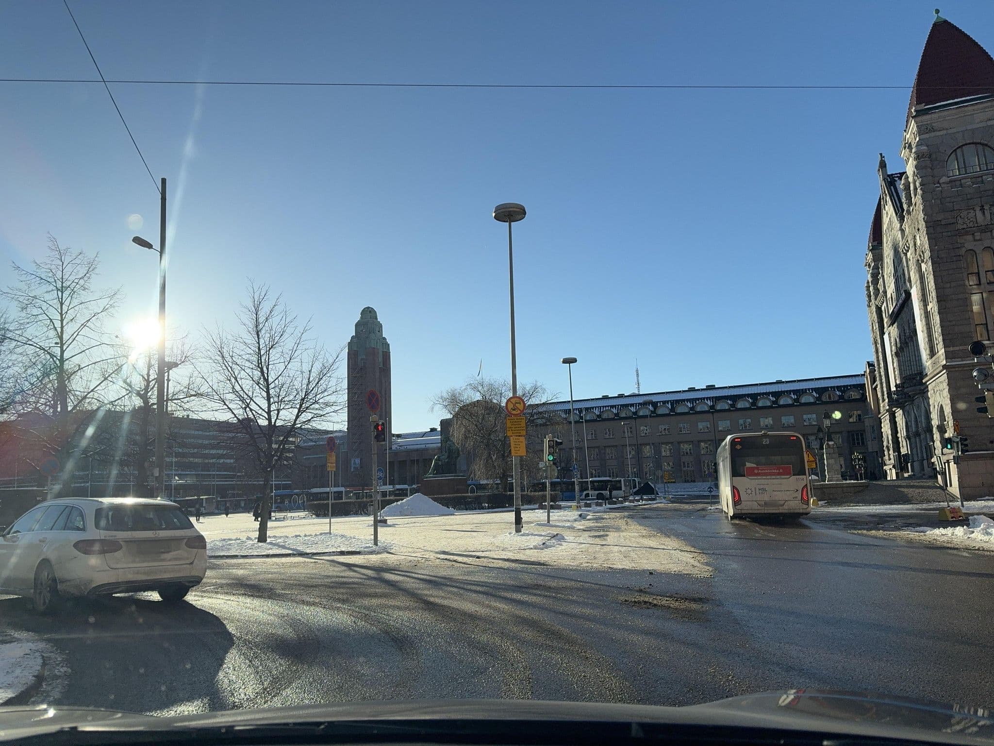 Street view near Hotel Arhtur, Helsinki — © kino (CC BY-SA · Mapillary)