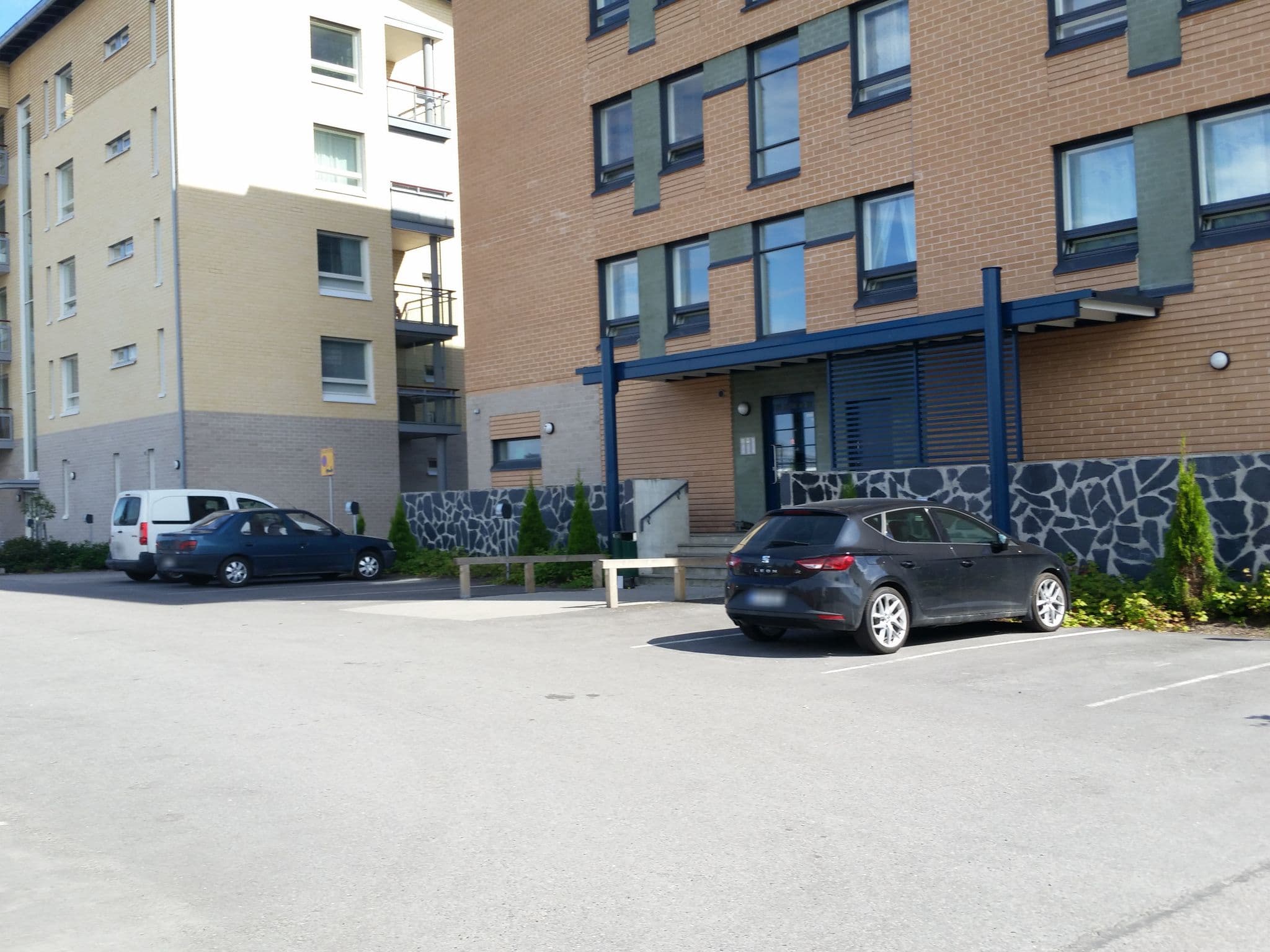 Street view near Helsinki Airport Suites, Pakkala — © jaakkoh (CC BY-SA · Mapillary)