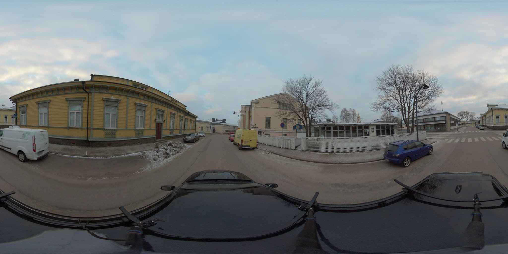 Street view near Hotelli Haminan Seurahuone, Hamina — © HTJoy (CC BY-SA · Mapillary)