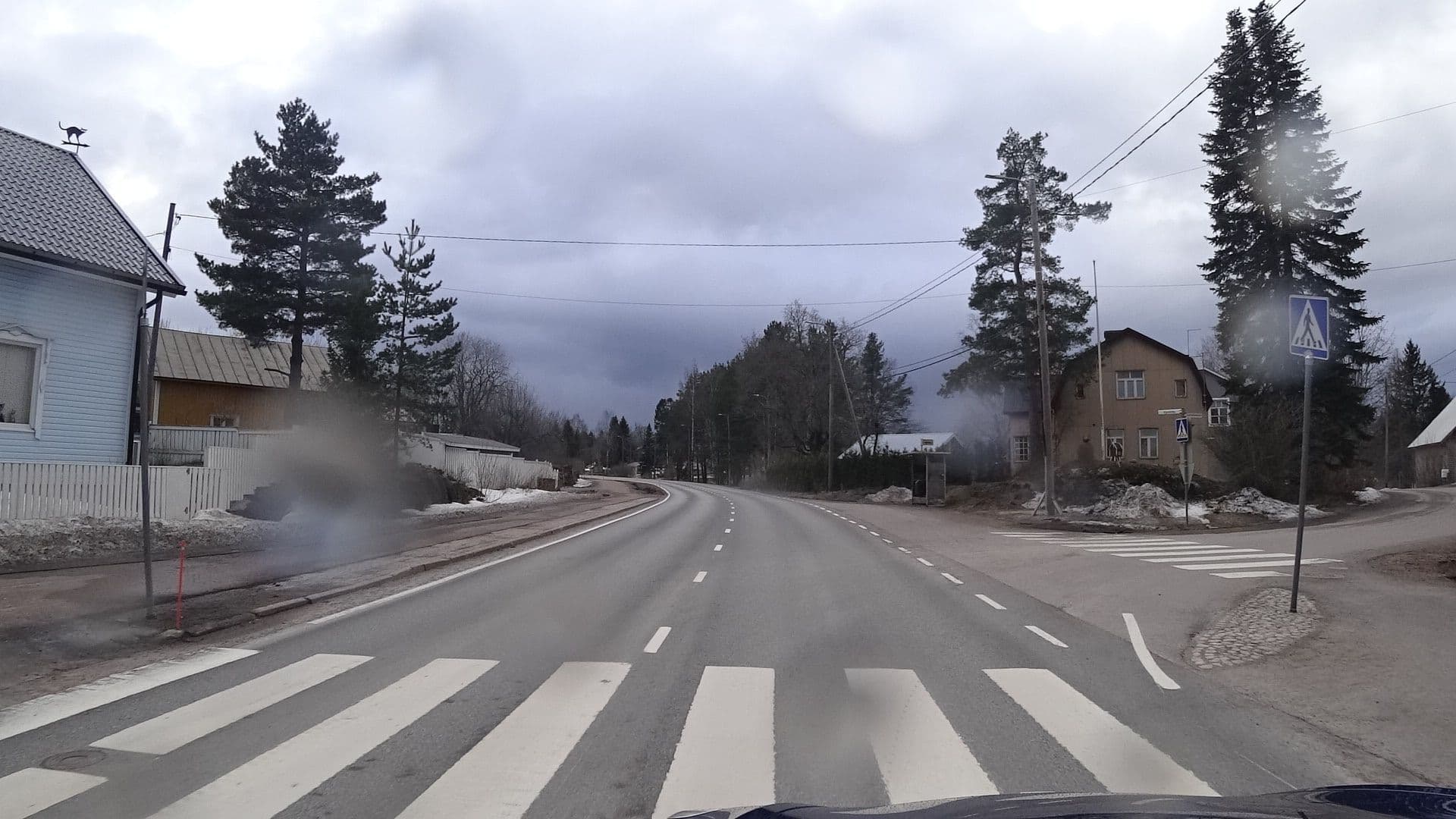 Street view near Kuninkaantien Majatalo, Karhula — © kino (CC BY-SA · Mapillary)