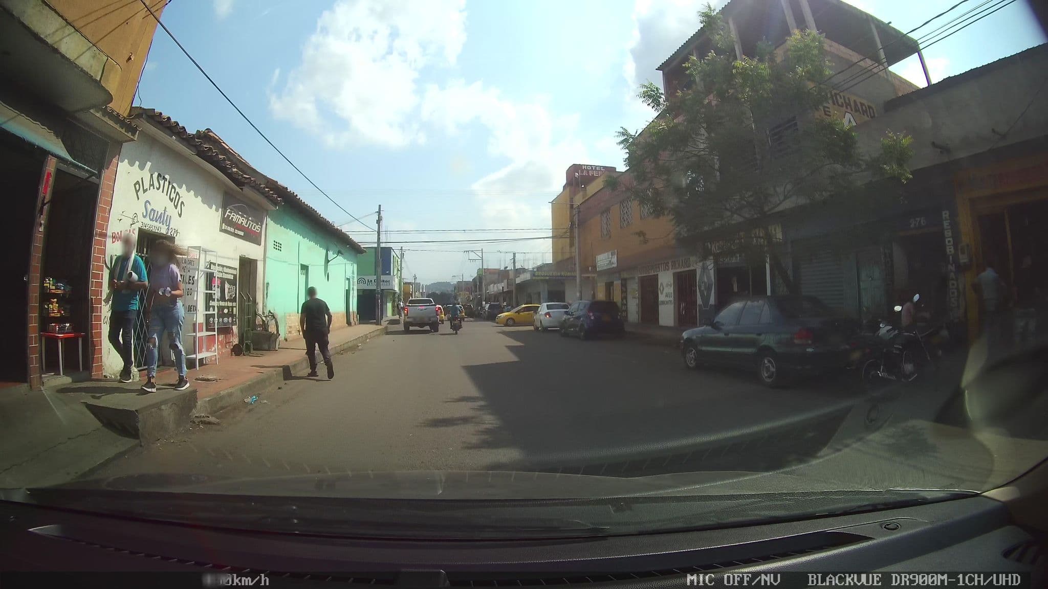 Street view near La Perla del Norte, Cúcuta — © kaart_2 (CC BY-SA · Mapillary)