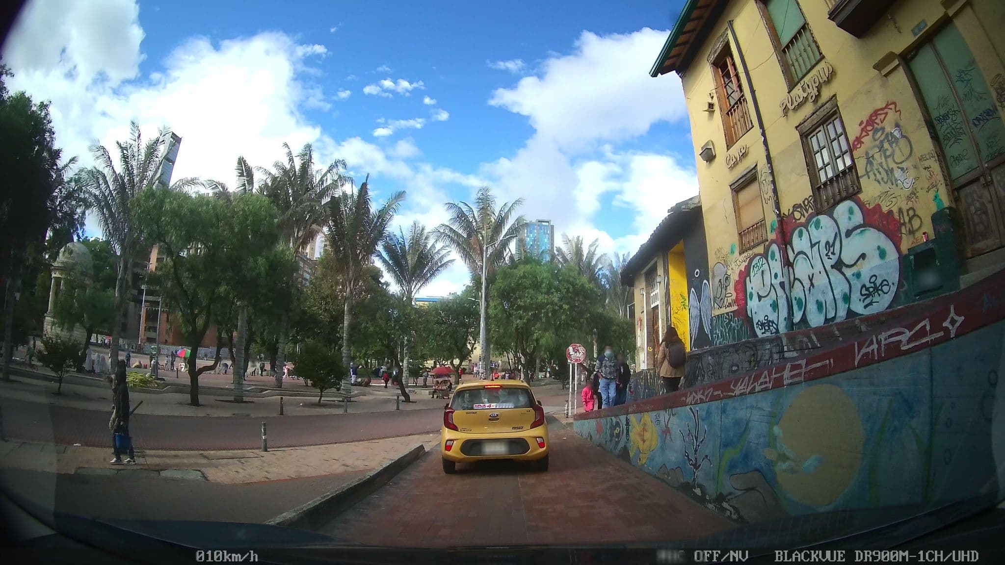 Street view near Casa Platypus, Bogotá