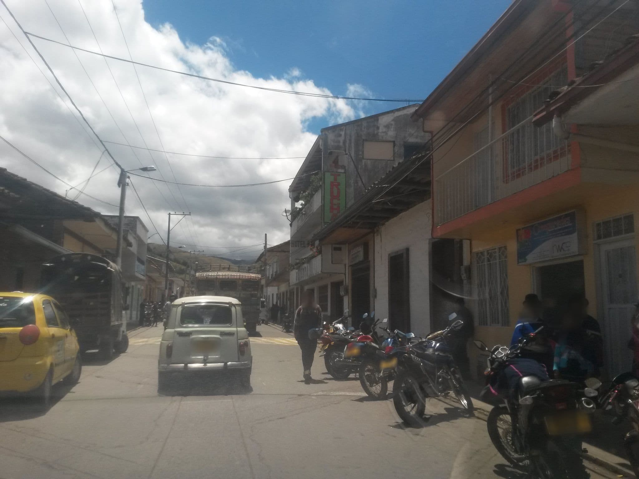 Street view near Peterpan, Silvia — © kaxtillo (CC BY-SA · Mapillary)