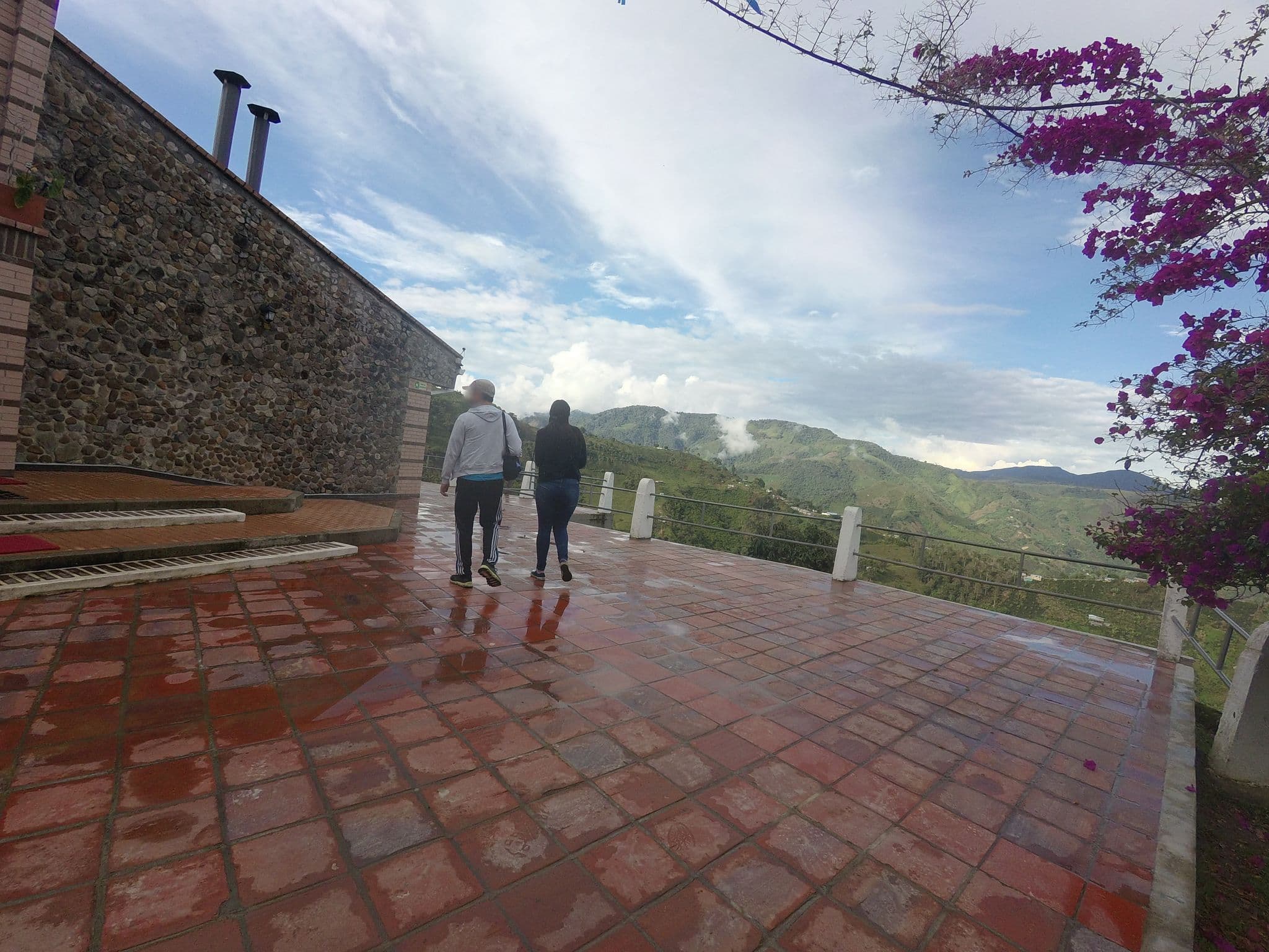 Street view near Hotel Bordones, Isnos — © angoca (CC BY-SA · Mapillary)