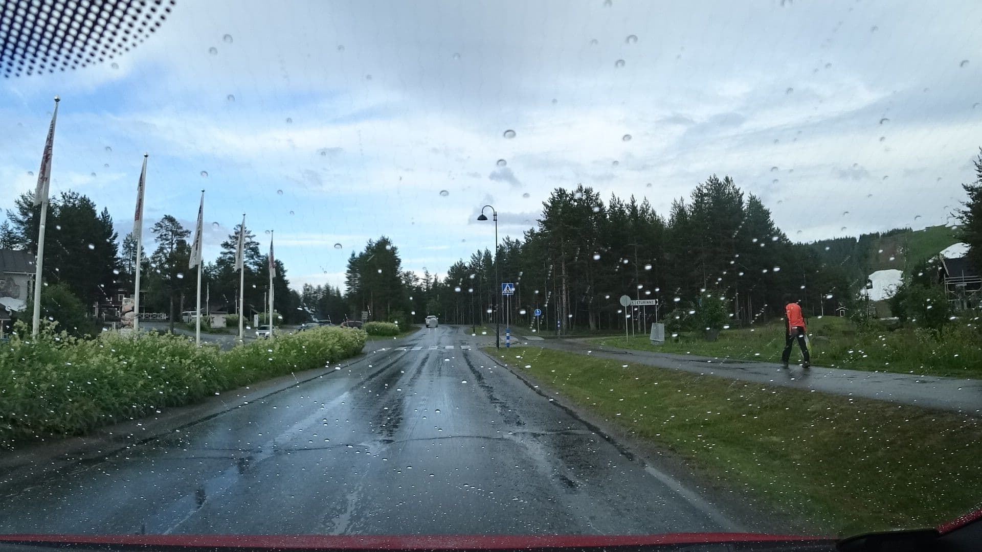 Street view near Hotelli Hullu Poron Poreallas, Kittilä — © kino (CC BY-SA · Mapillary)