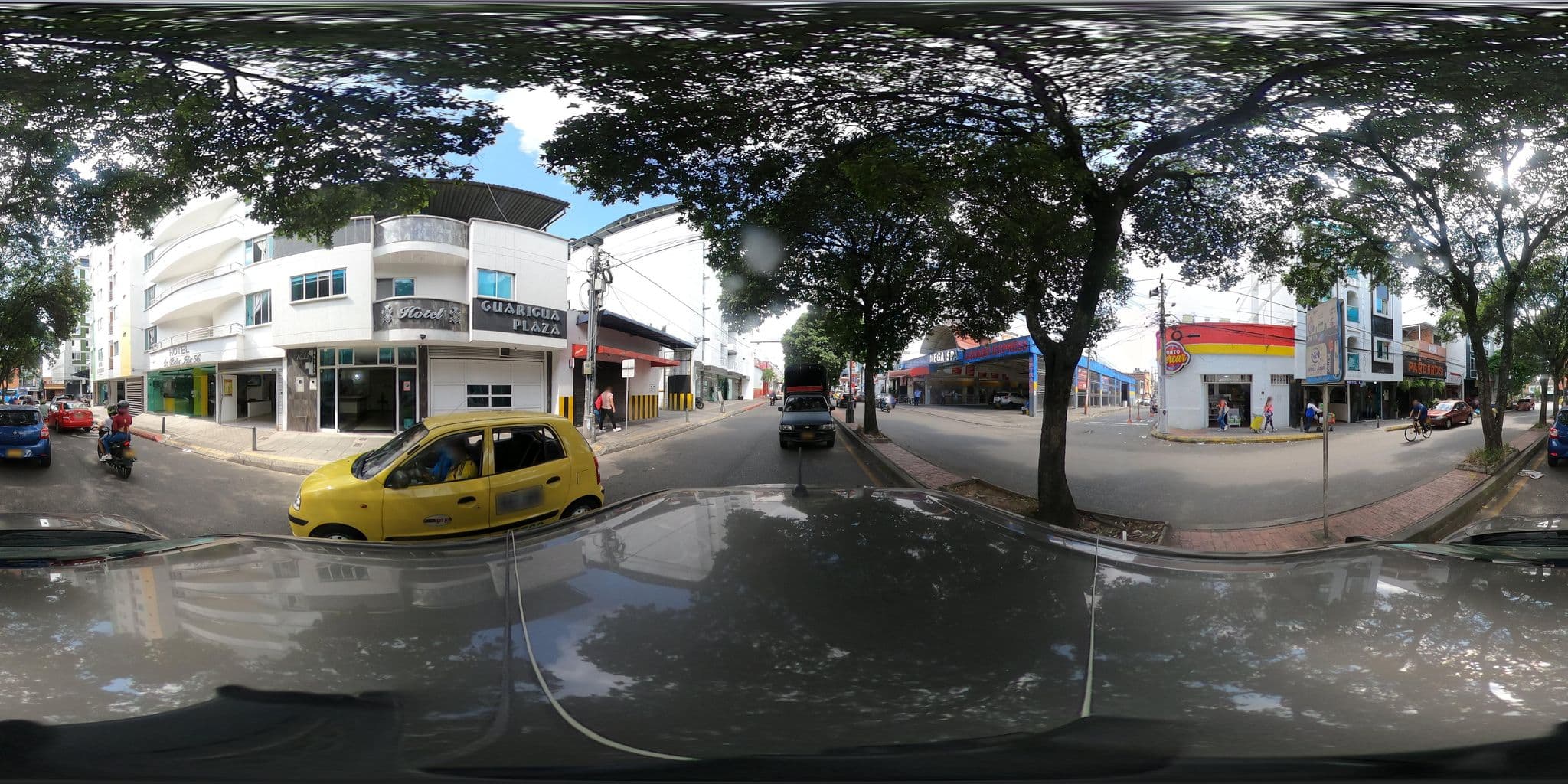 Street view near Hotel Bacatá, Bucaramanga — © innerpace360 (CC BY-SA · Mapillary)