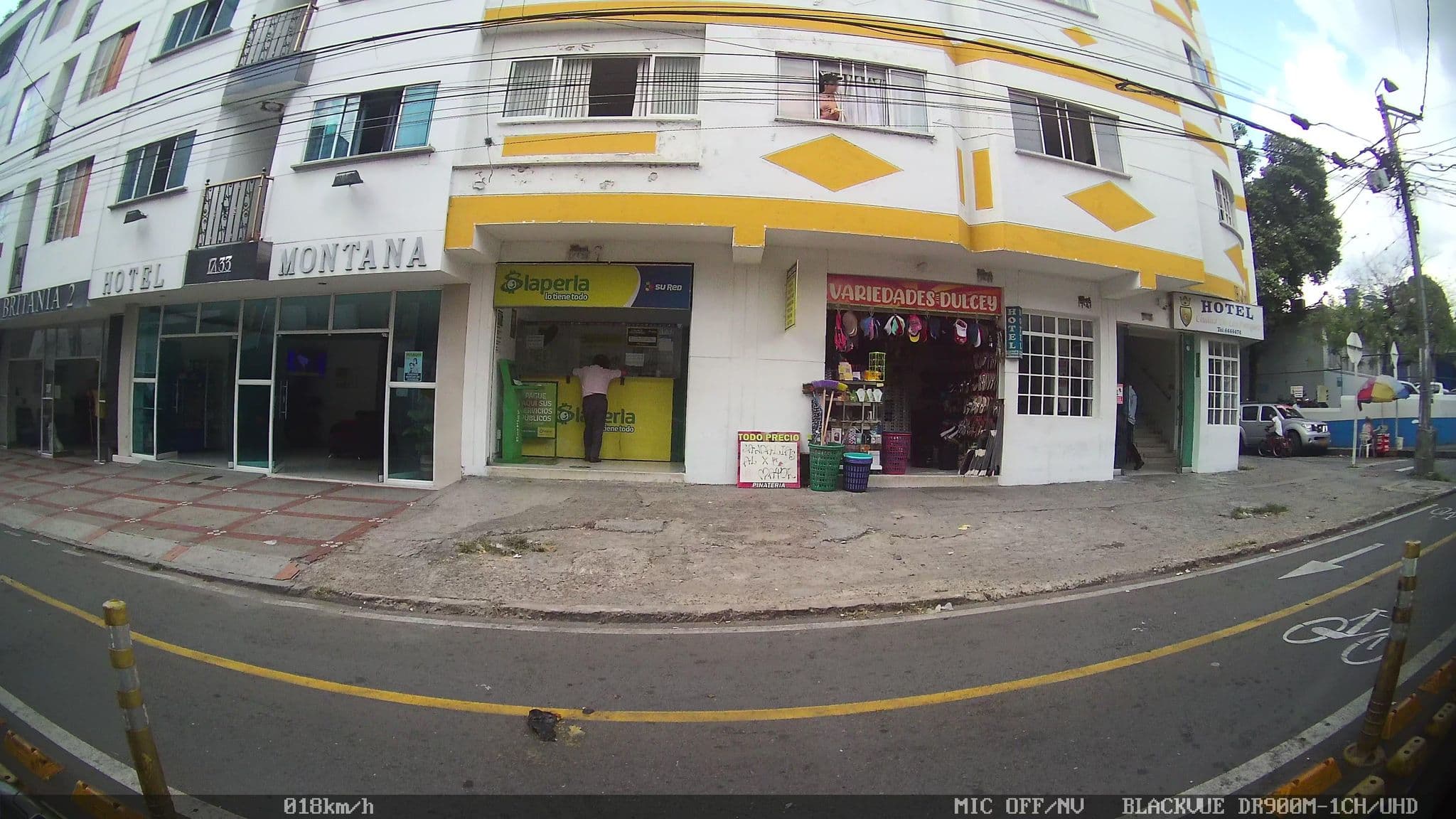 Street view near Hotel Britania Real, Bucaramanga — © kaart_2 (CC BY-SA · Mapillary)