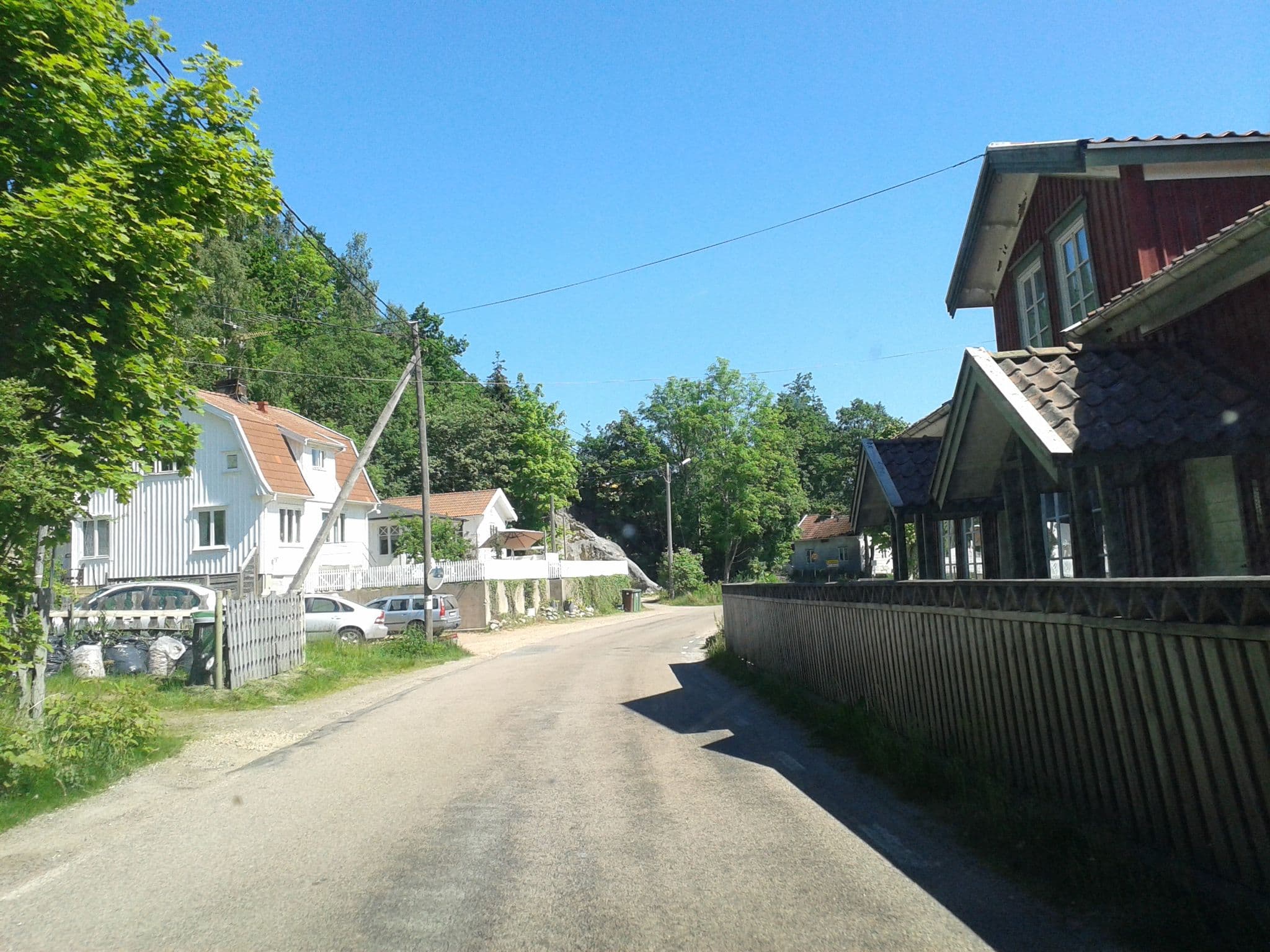 Street view near Lillgården, Henån — © cnbg (CC BY-SA · Mapillary)