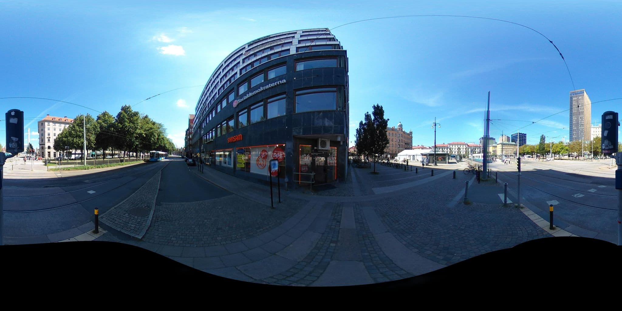 Street view near Knarrens Semesterö, Gothenburg — © AmOosm (CC BY-SA · Mapillary)
