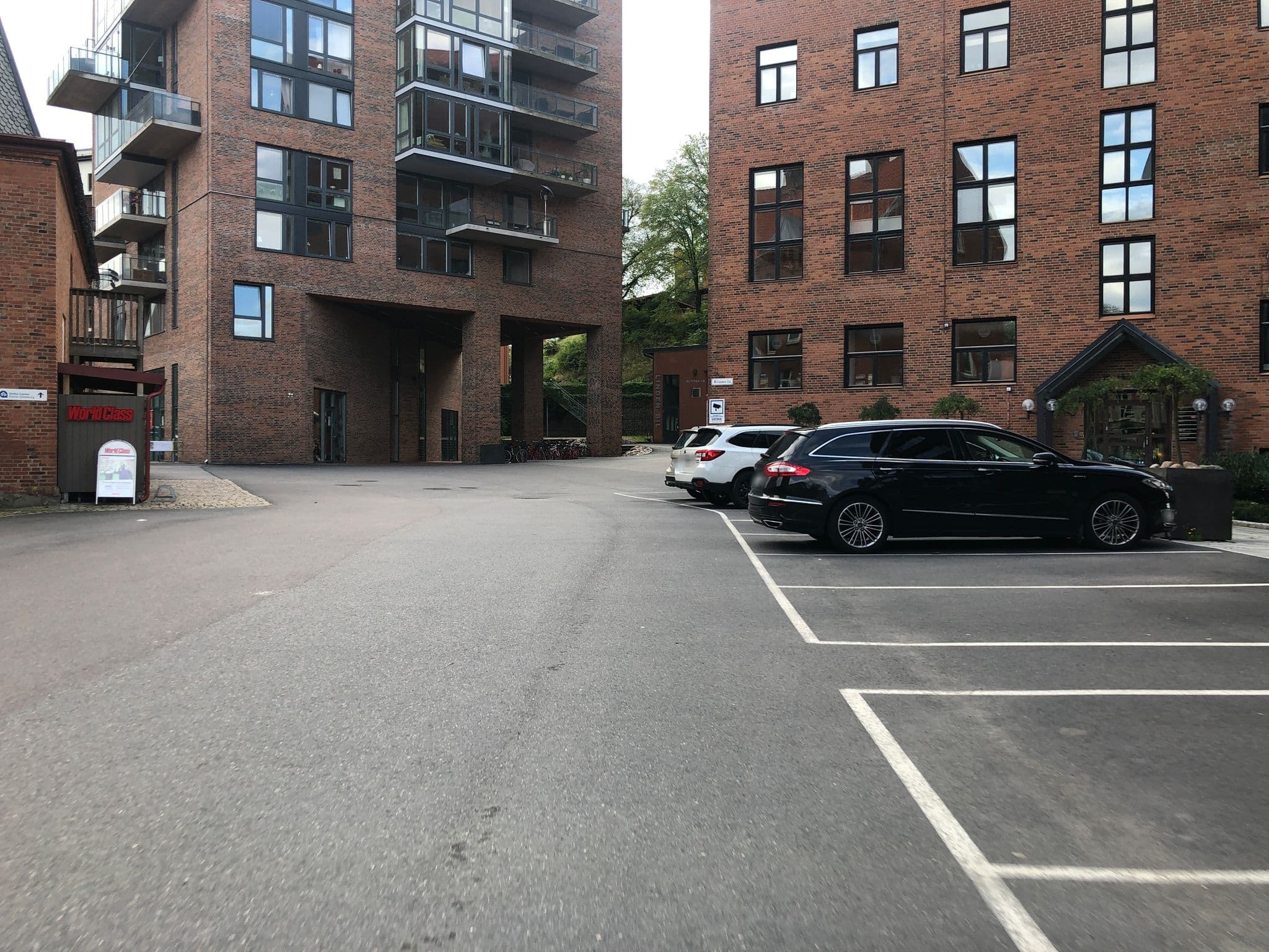 Street view near Best Western Plus Waterfront Hotel, Majorna — © thewheelhenry (CC BY-SA · Mapillary)