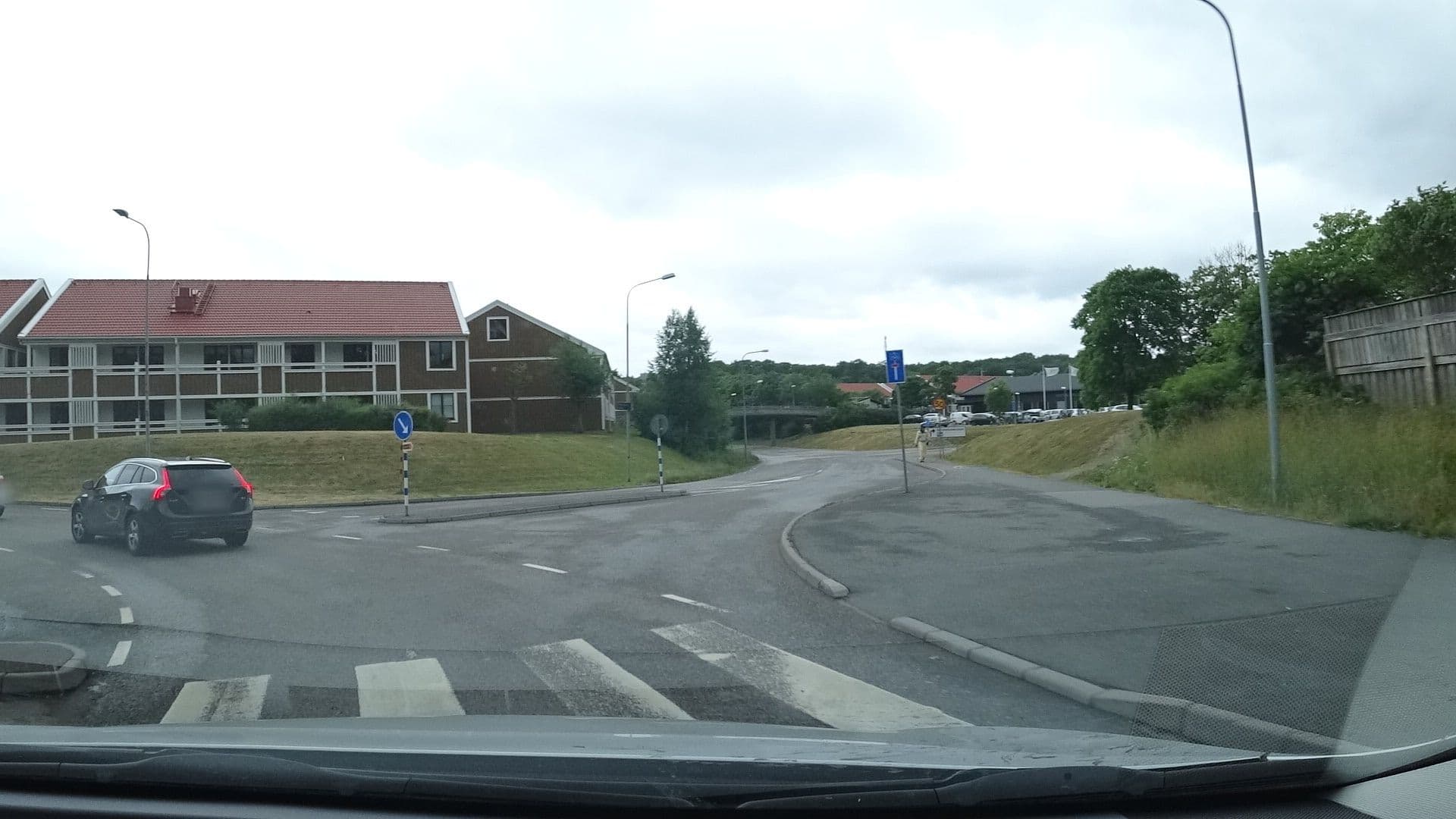 Street view near Schönebergers Café, Billdal — © matskv (CC BY-SA · Mapillary)