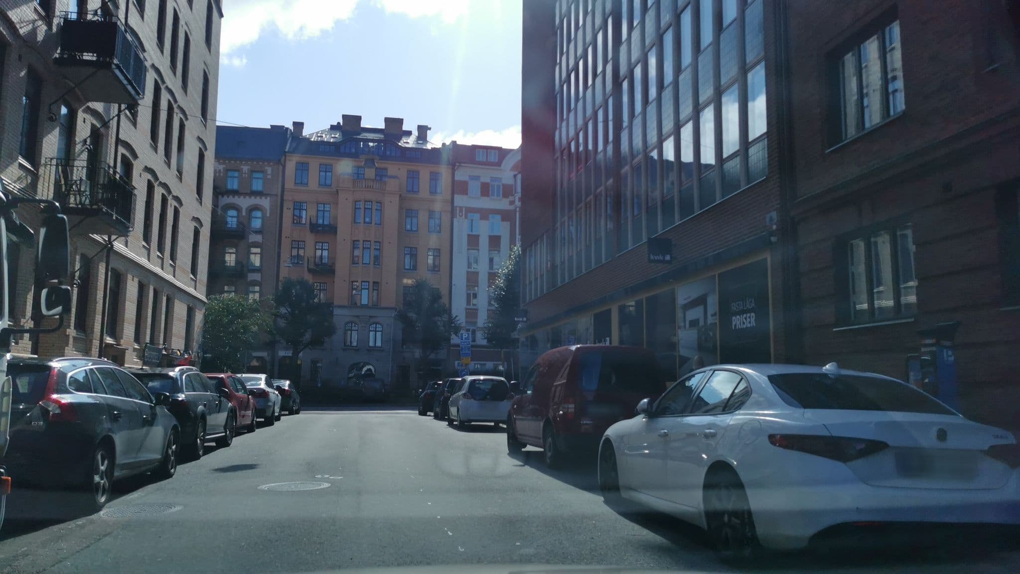 Street view near Blå Aveny, Gothenburg — © nonenstyle (CC BY-SA · Mapillary)