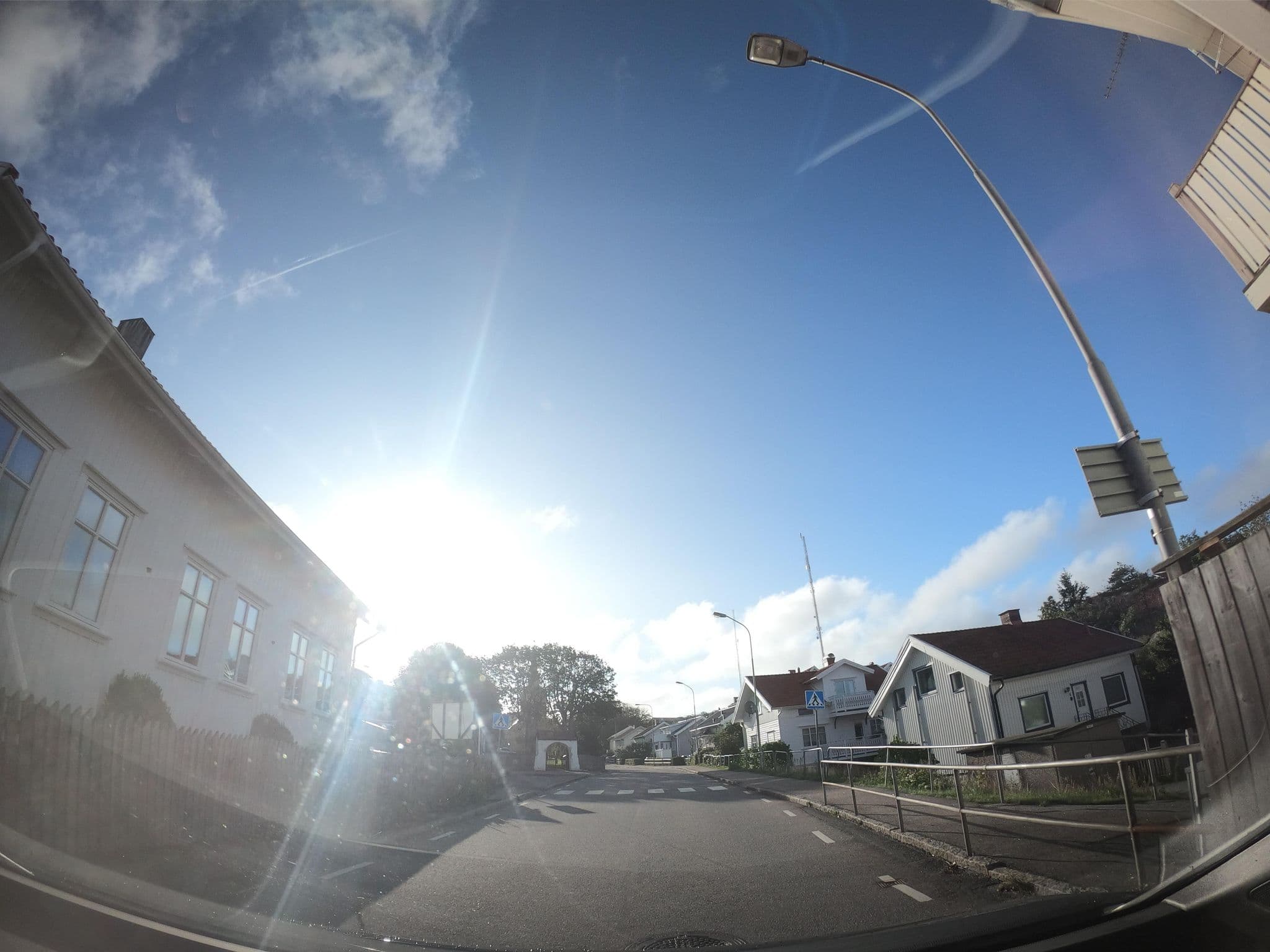 Street view near Kungshamns Prästgård, Kungshamn — © canadarunner (CC BY-SA · Mapillary)