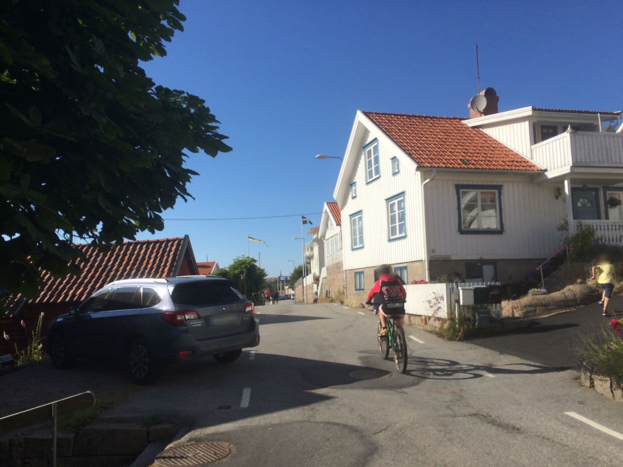 Street view near Sjöboden Fjällbacka, Grebbestad — © mfain (CC BY-SA · Mapillary)
