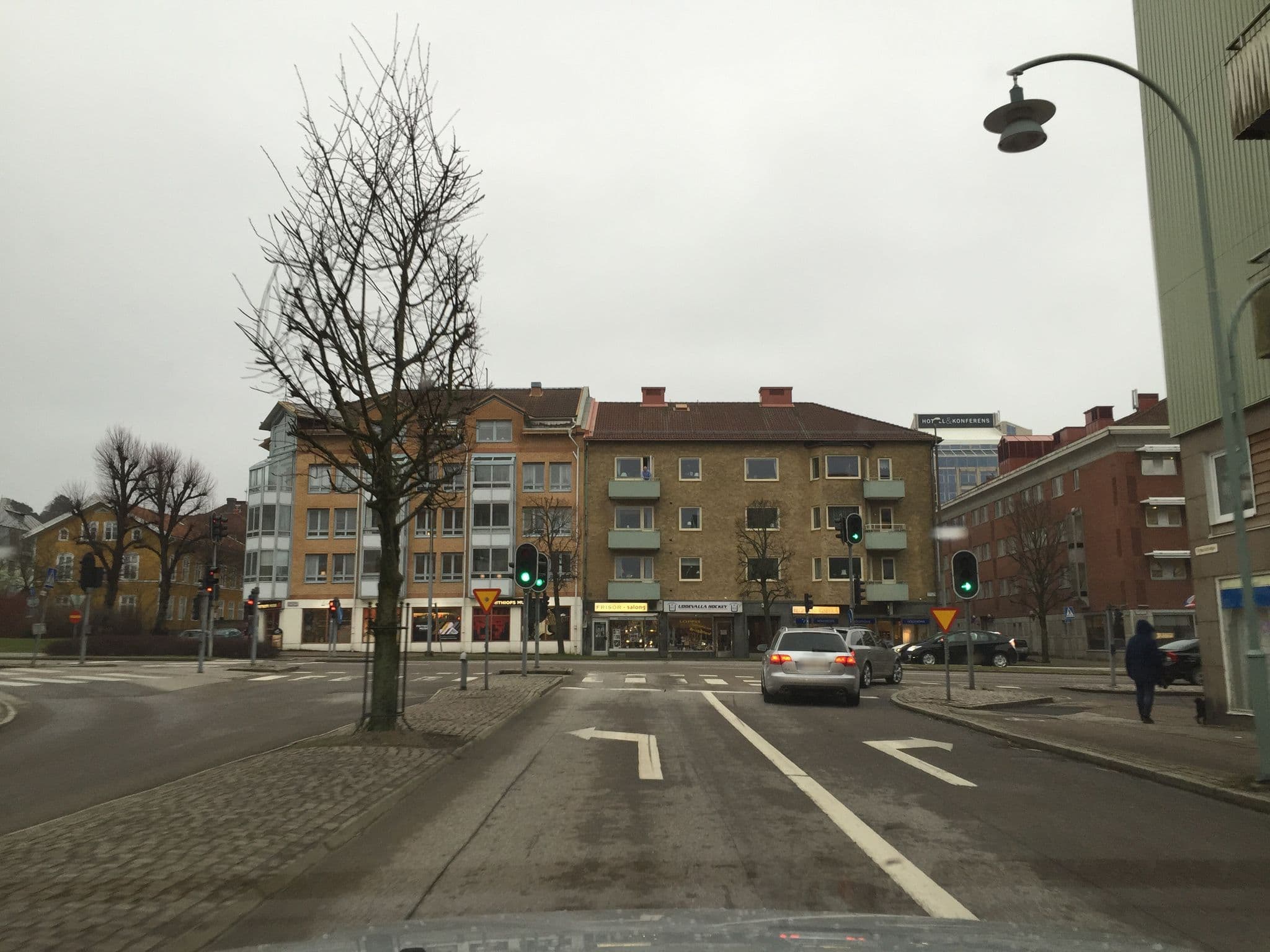 Street view near Fredriksson Hotell och Restaurangtjänster, Uddevalla — © martinholmgren (CC BY-SA · Mapillary)
