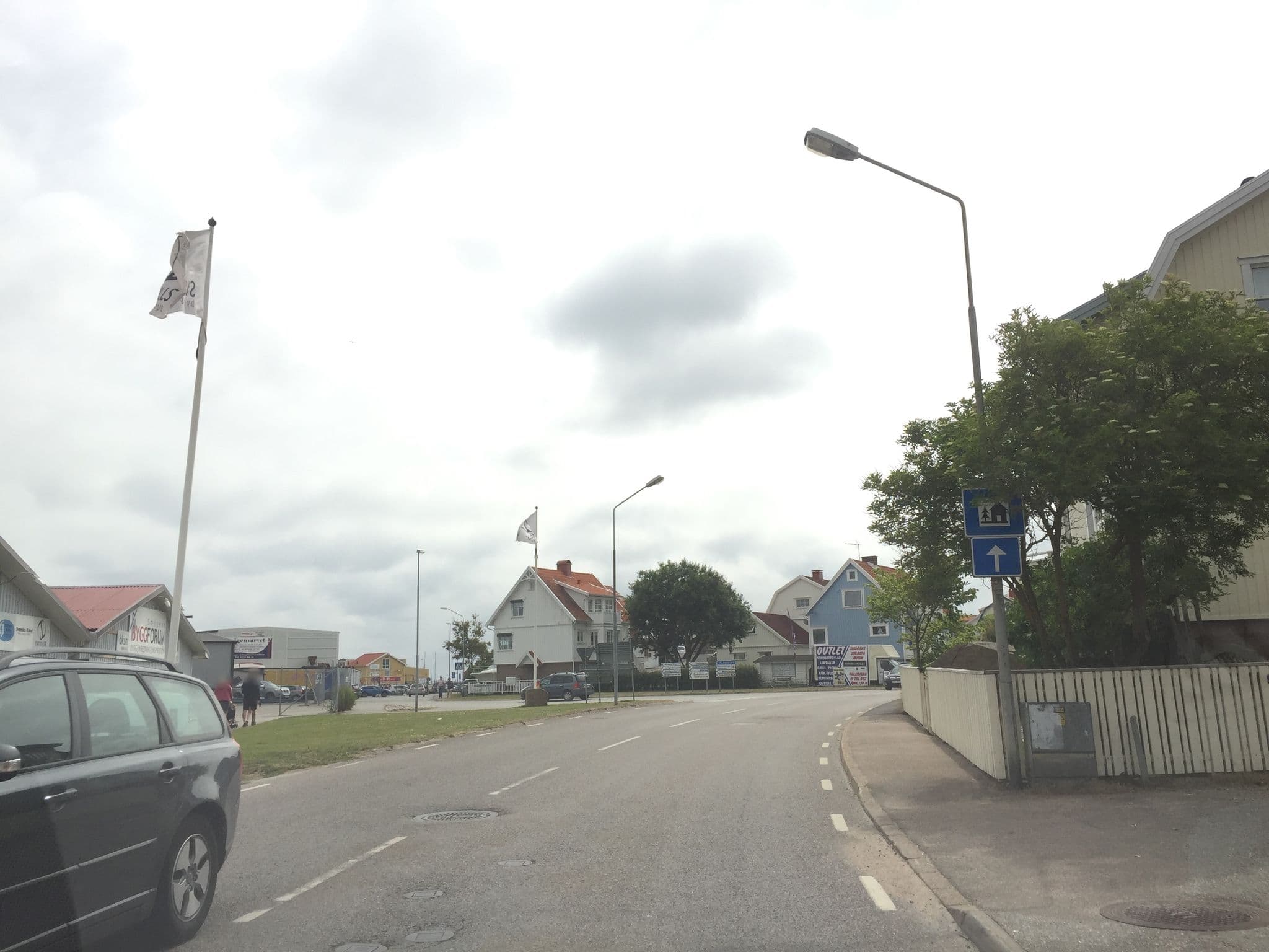 Street view near Föreningen Utpost-Hållö, Smögen — © millenbop (CC BY-SA · Mapillary)