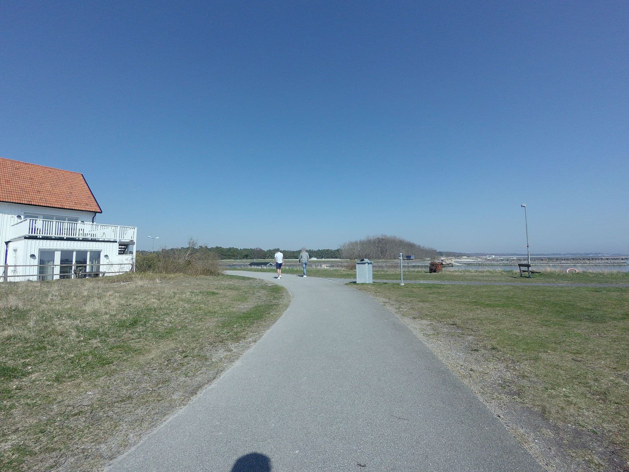 Street view near Lotsvillan, Ljunghusen — © larshelmin (CC BY-SA · Mapillary)