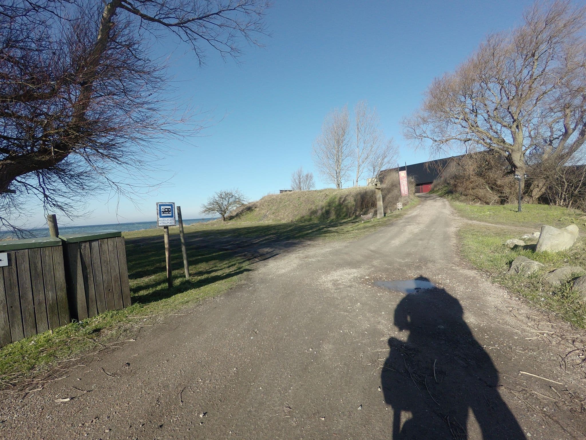 Street view near Fotevikens Stugby, Höllviken — © larshelmin (CC BY-SA · Mapillary)