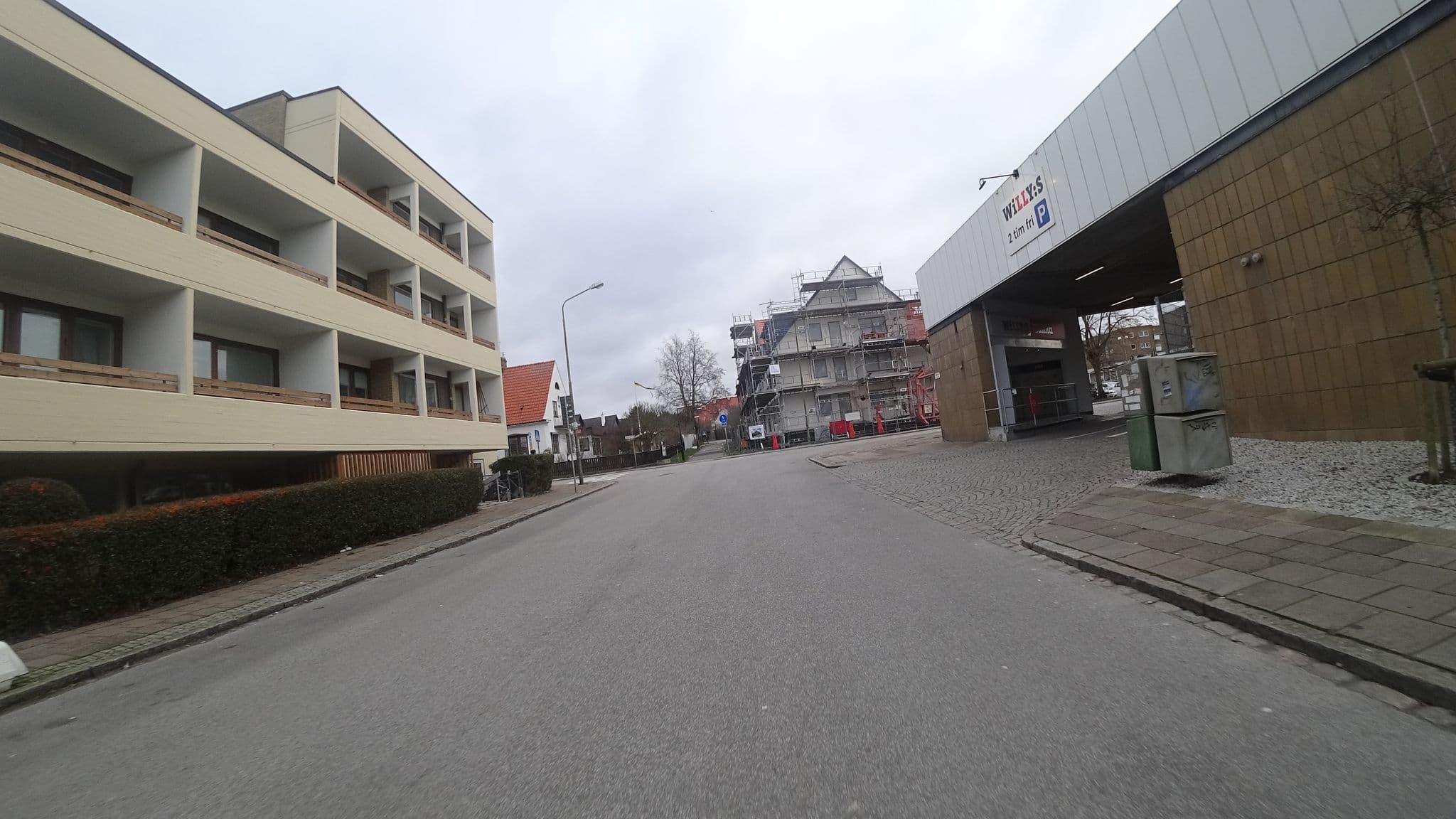 Street view near Limhamns Gästvåningar, Bunkeflostrand — © movebybike (CC BY-SA · Mapillary)