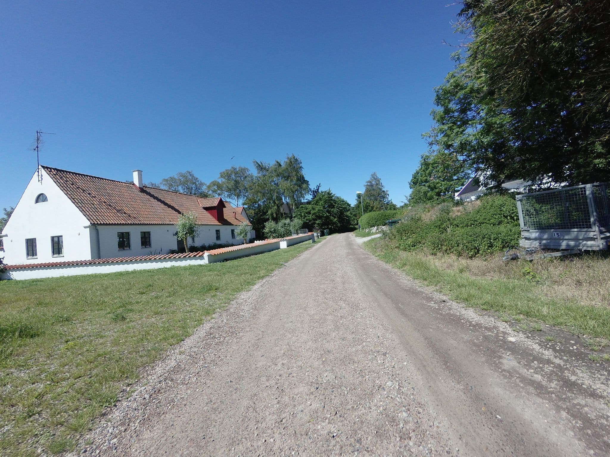 Street view near Lotsvillan, Höllviken — © larshelmin (CC BY-SA · Mapillary)