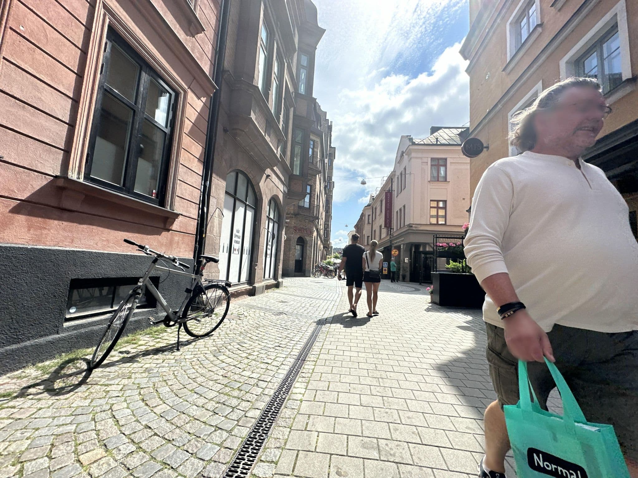 Street view near Elite Hotel Adlon, Malmö — © quickness805 (CC BY-SA · Mapillary)