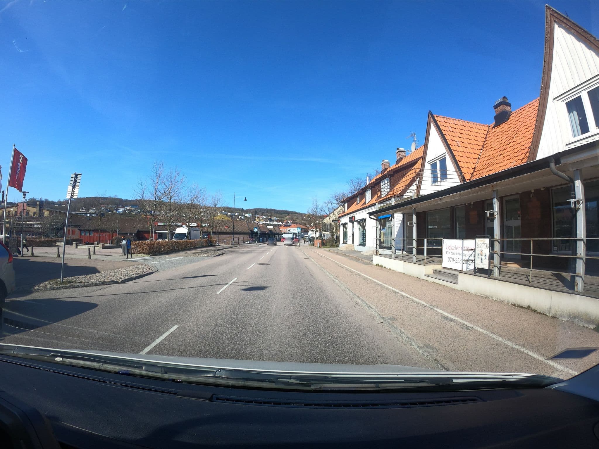 Street view near Cg Morgan Hotell, Båstad — © abuzaidh (CC BY-SA · Mapillary)