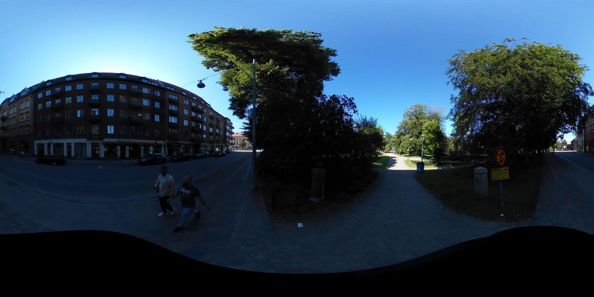 Street view near 號角挪若精選公園飯店 (Clarion Collection Hotel Norre Park) - 哈爾姆斯塔德, Halmstad — © AmOosm (CC BY-SA · Mapillary)