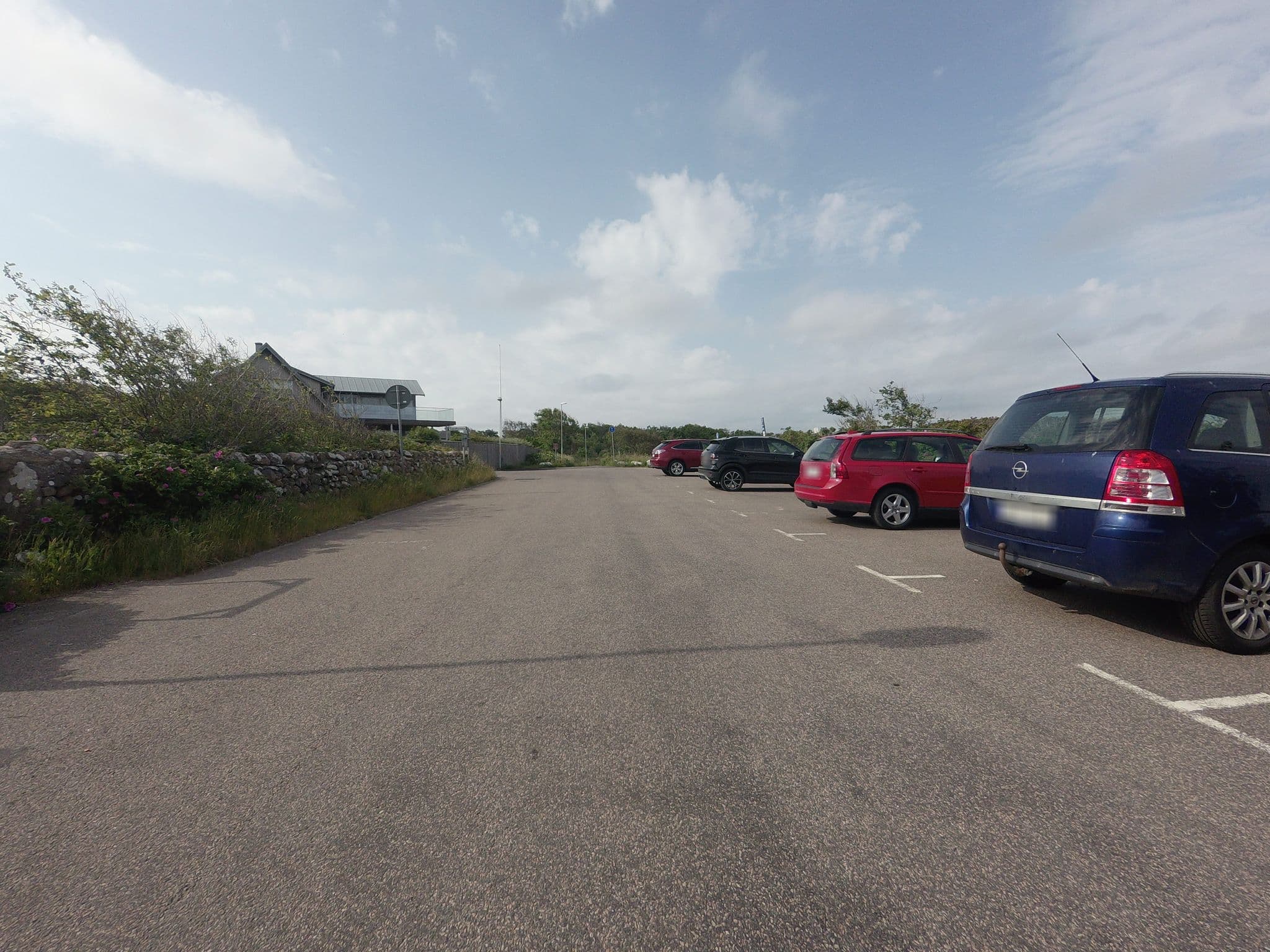 Street view near Vejby Värdshus, Vejbystrand — © larshelmin (CC BY-SA · Mapillary)