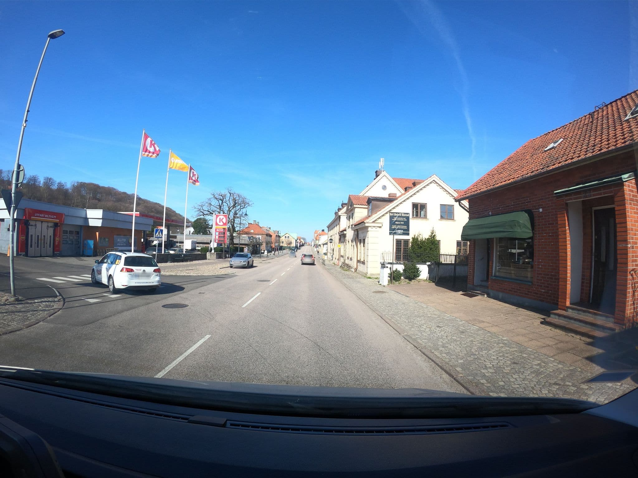 Street view near Killebacken21, Båstad — © abuzaidh (CC BY-SA · Mapillary)