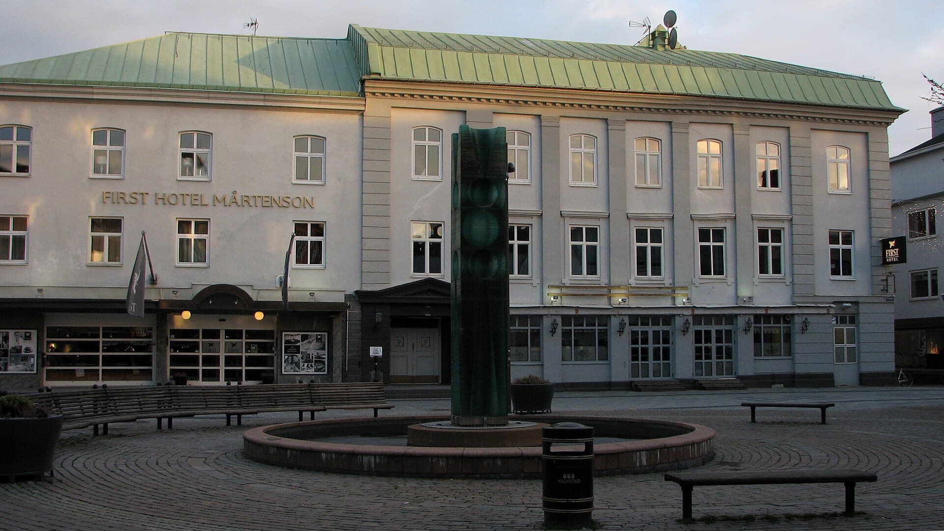 First Hotel Mårtenson (via Wikimedia Commons, CC BY-SA 3.0)