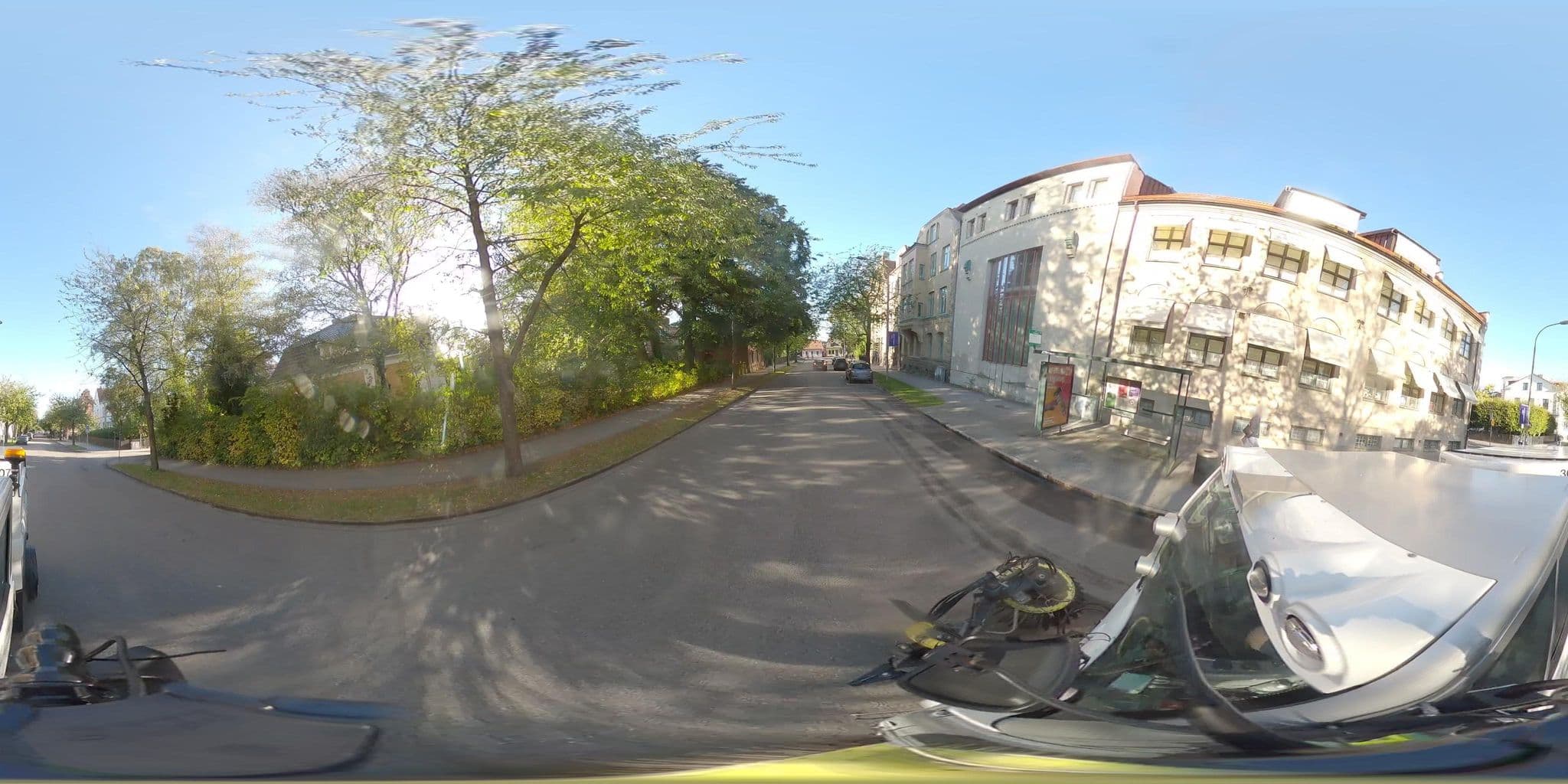 Street view near Stiftelsen Lunds Universitets Gästhem, Lund — © is_LK (CC BY-SA · Mapillary)