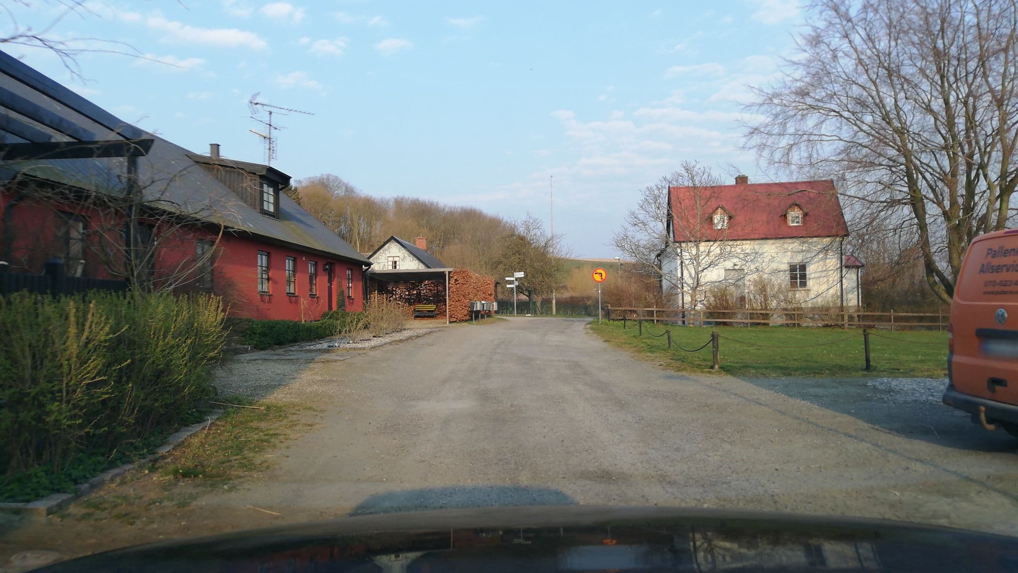 Street view near Logen, Köpingebro — © krm (CC BY-SA · Mapillary)
