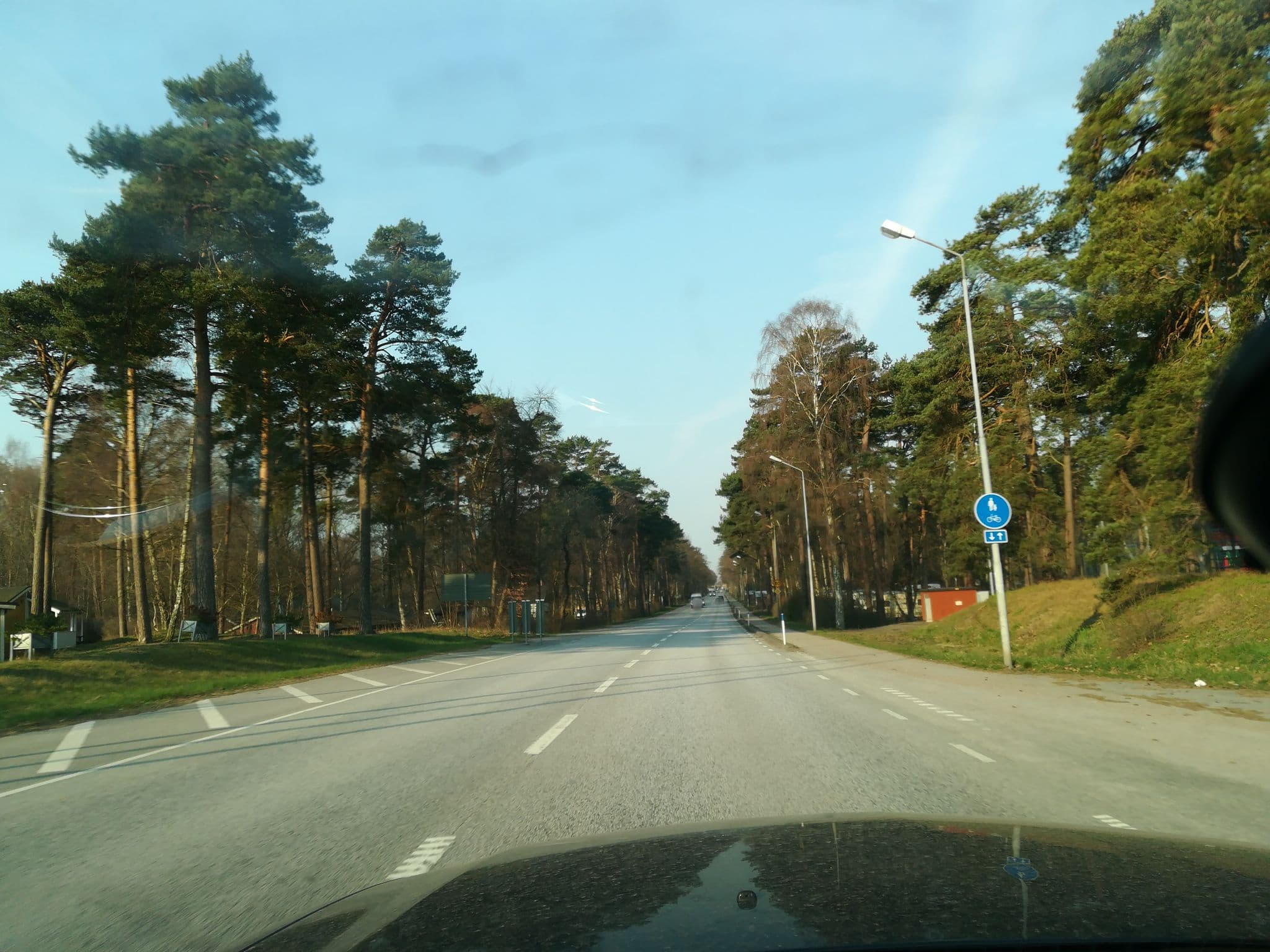 Street view near Jaktpaviljongen, Ystad — © millenbop (CC BY-SA · Mapillary)