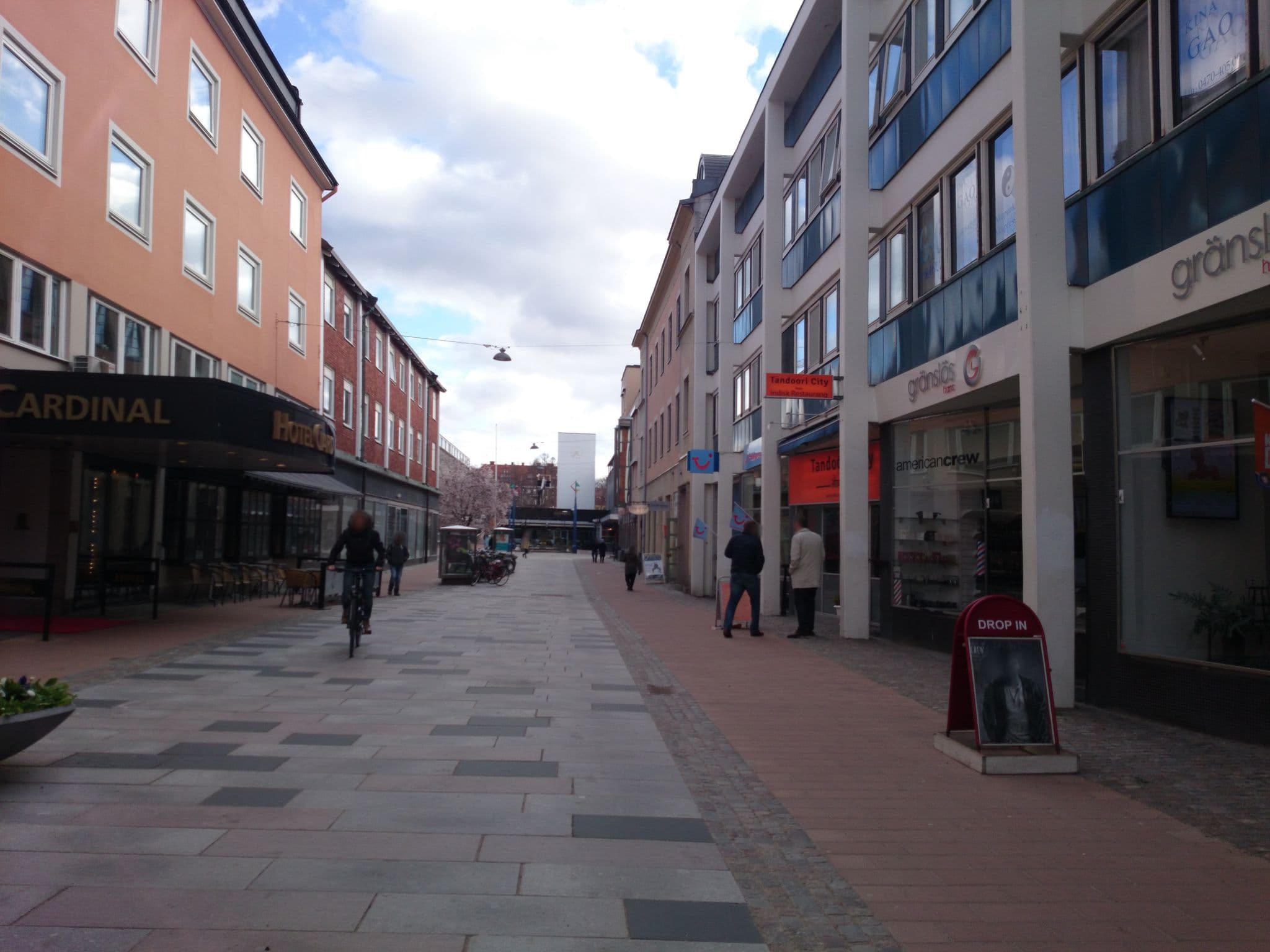 Street view near Clarion Collection Hotel Cardinal, Växjö — © peterneubauer (CC BY-SA · Mapillary)