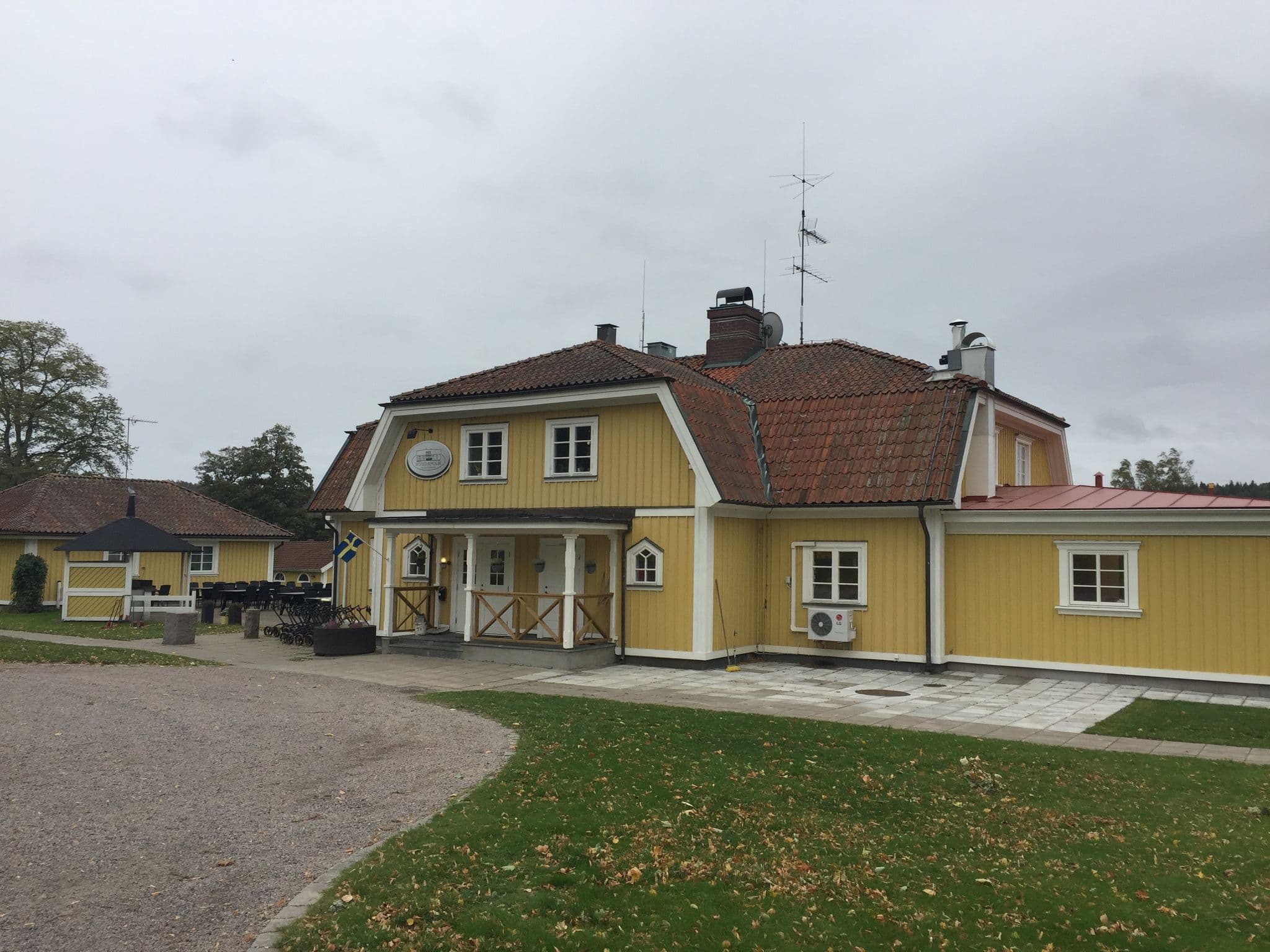 Street view near Wiredaholm Golf & Konferens, Aneby — © valteris (CC BY-SA · Mapillary)