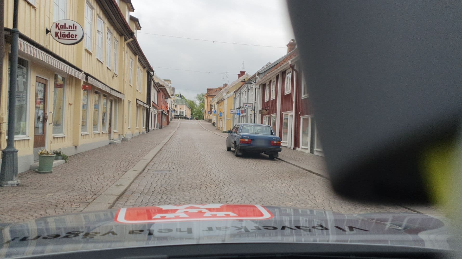 Street view near Wetterströmska Gården, Vimmerby — © roadroid (CC BY-SA · Mapillary)