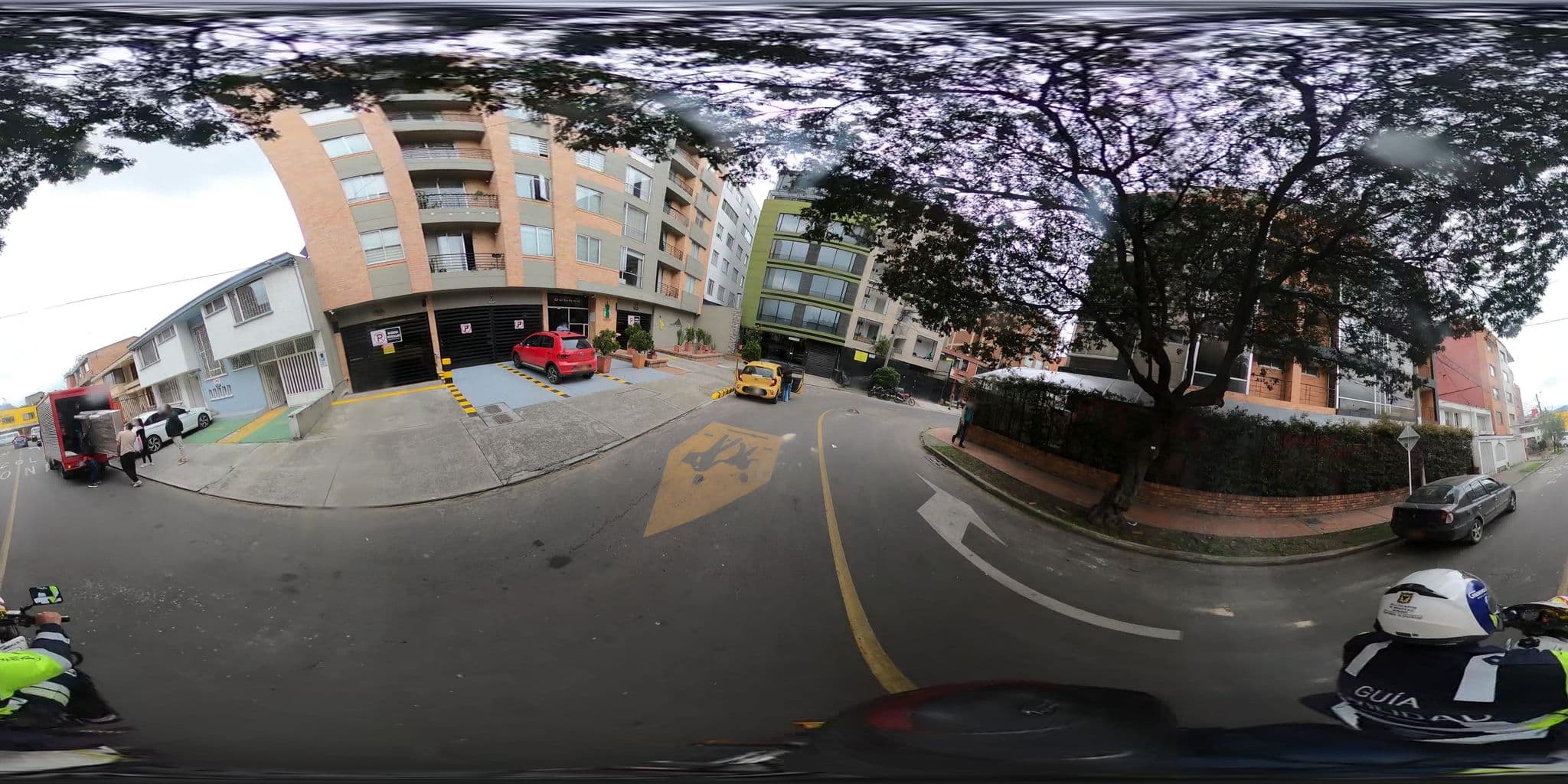 Street view near Regency, Bogotá